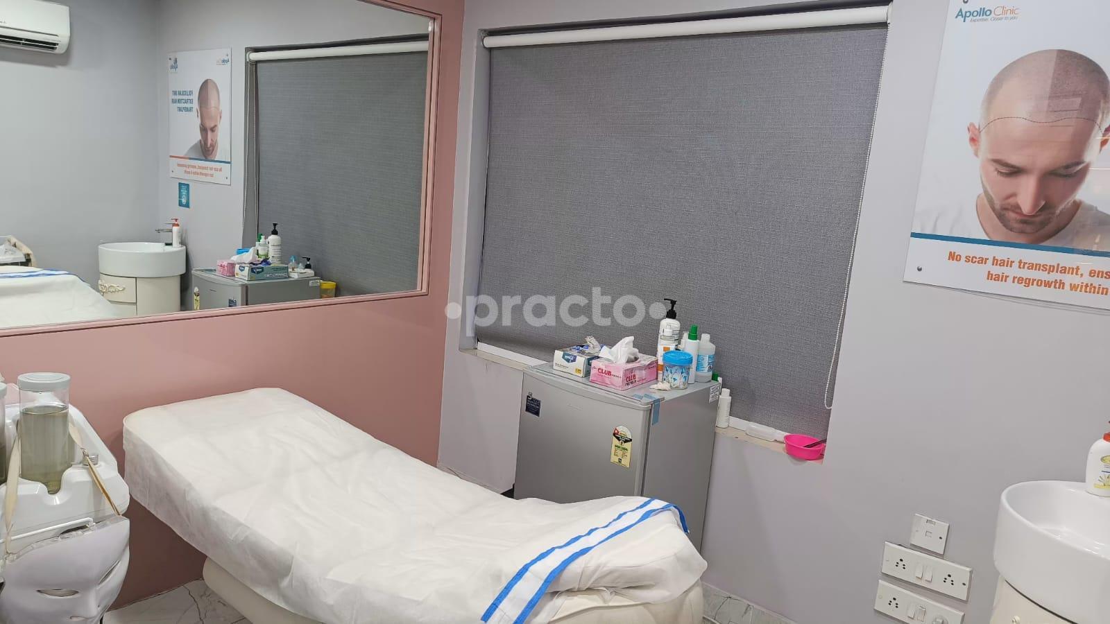 Equipment Area at Apollo Clinic Beliaghata Kolkata