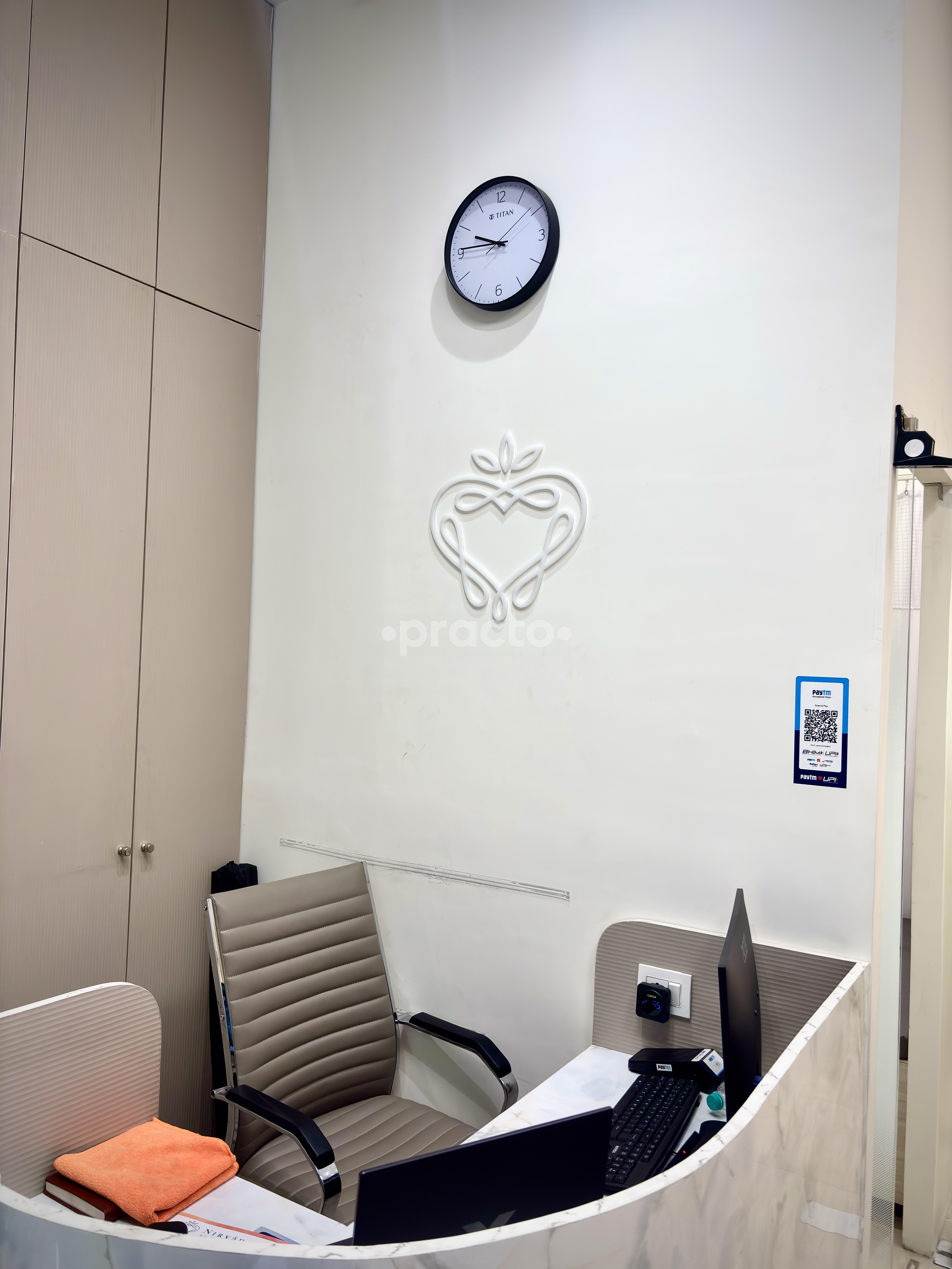 Reception Area at Niravana Clinic Block B Greater Noida