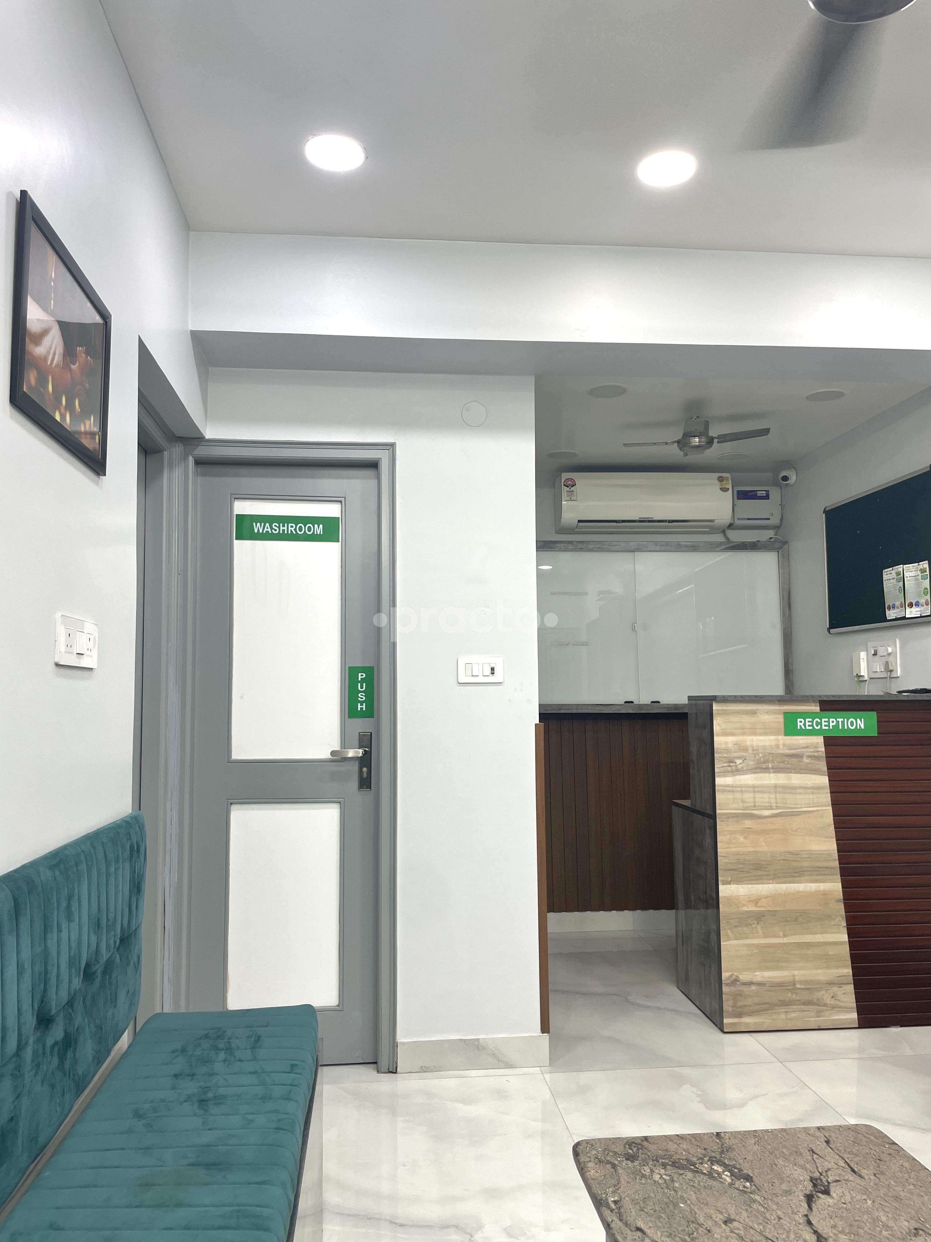 Reception Area at Sankalp Ayurveda Clinic Dwarka Sector 14 Delhi