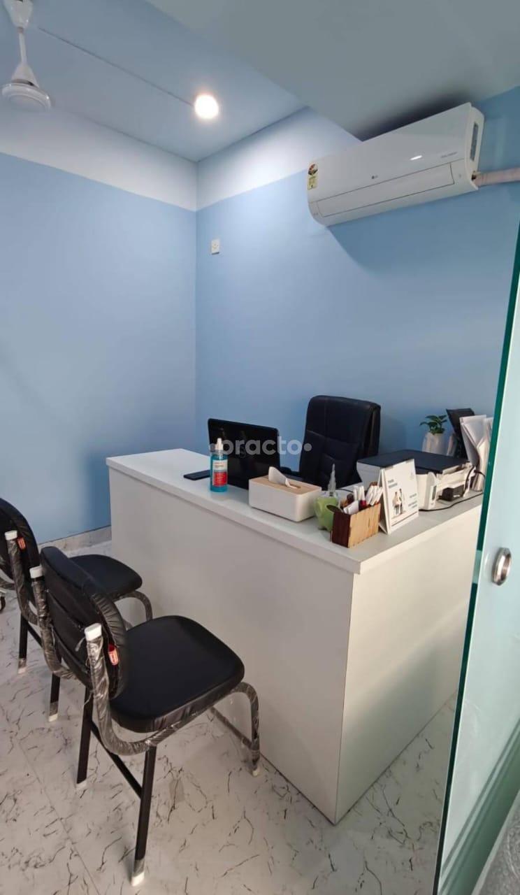 Consultation Room at Life Bloom Clinic DLF Phase II Gurgaon