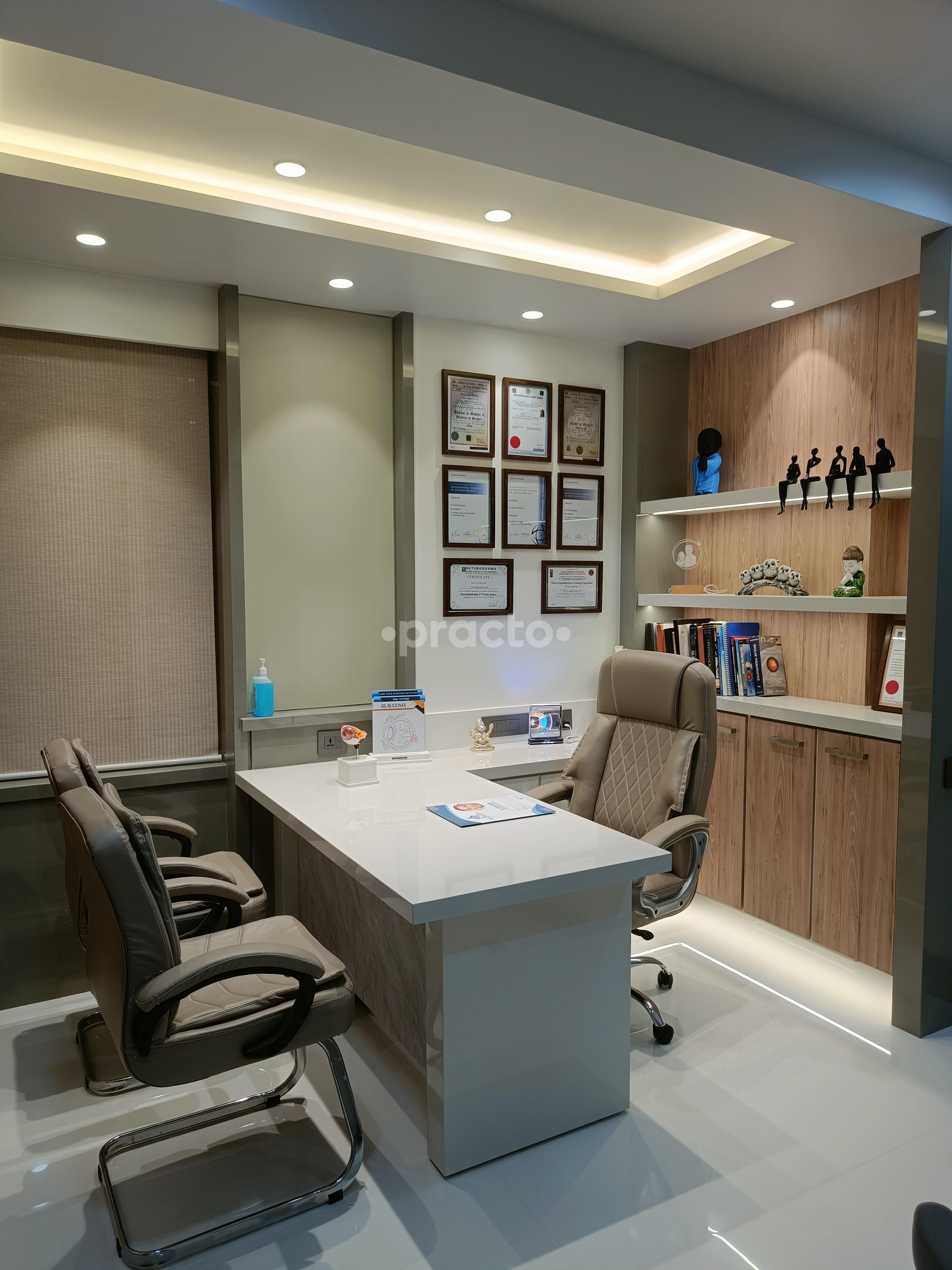 Consultation Room at Arham Eye Care and Polyclinic Ghatkopar East Mumbai