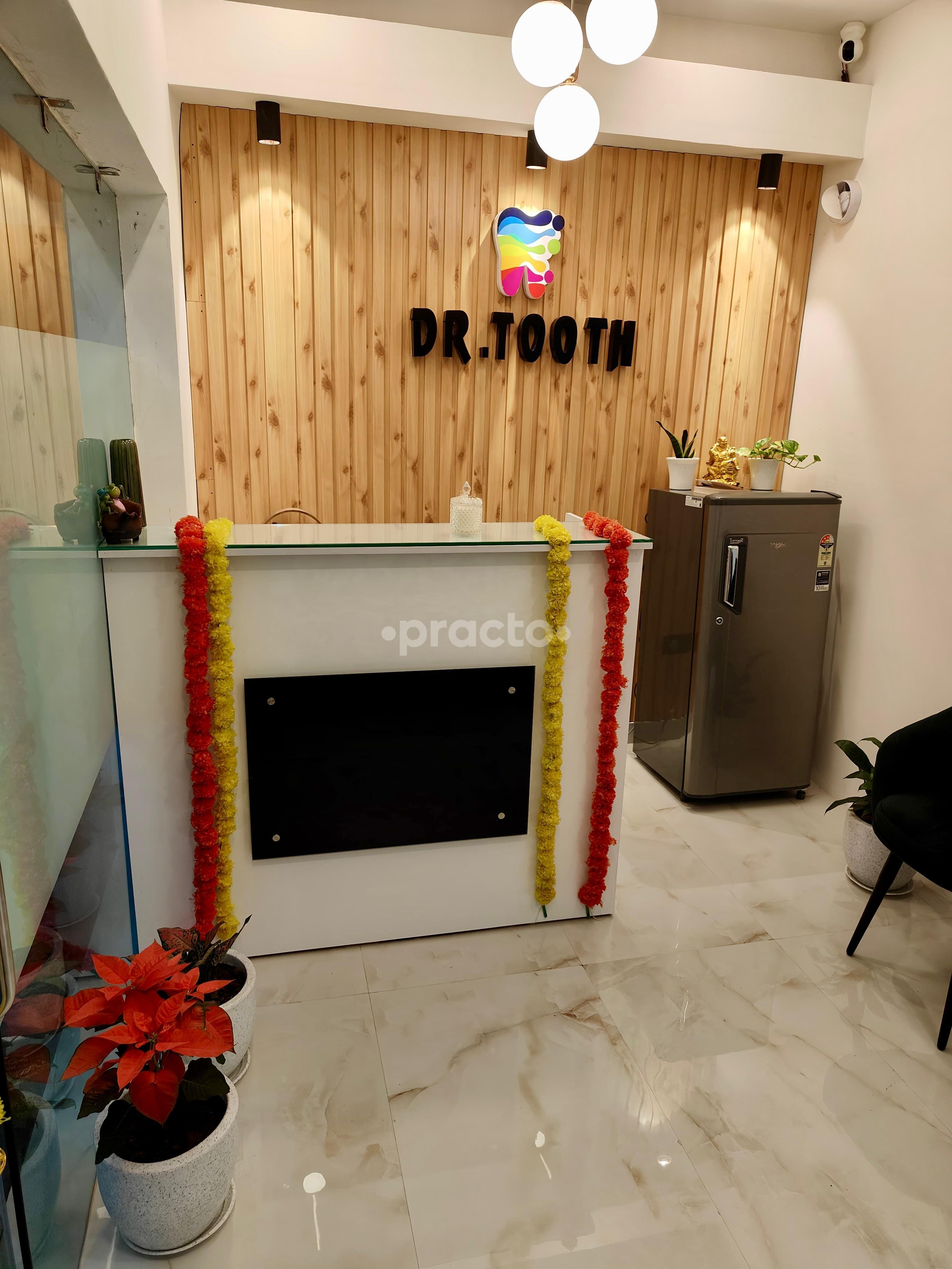 Reception Area at Dr. Tooth Dental Studio Gurgaon Sector 54 Gurgaon