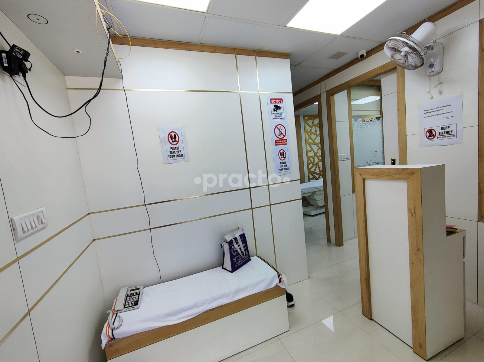 Waiting Area at Apex Dental & Medical Centre Indira Nagar Lucknow