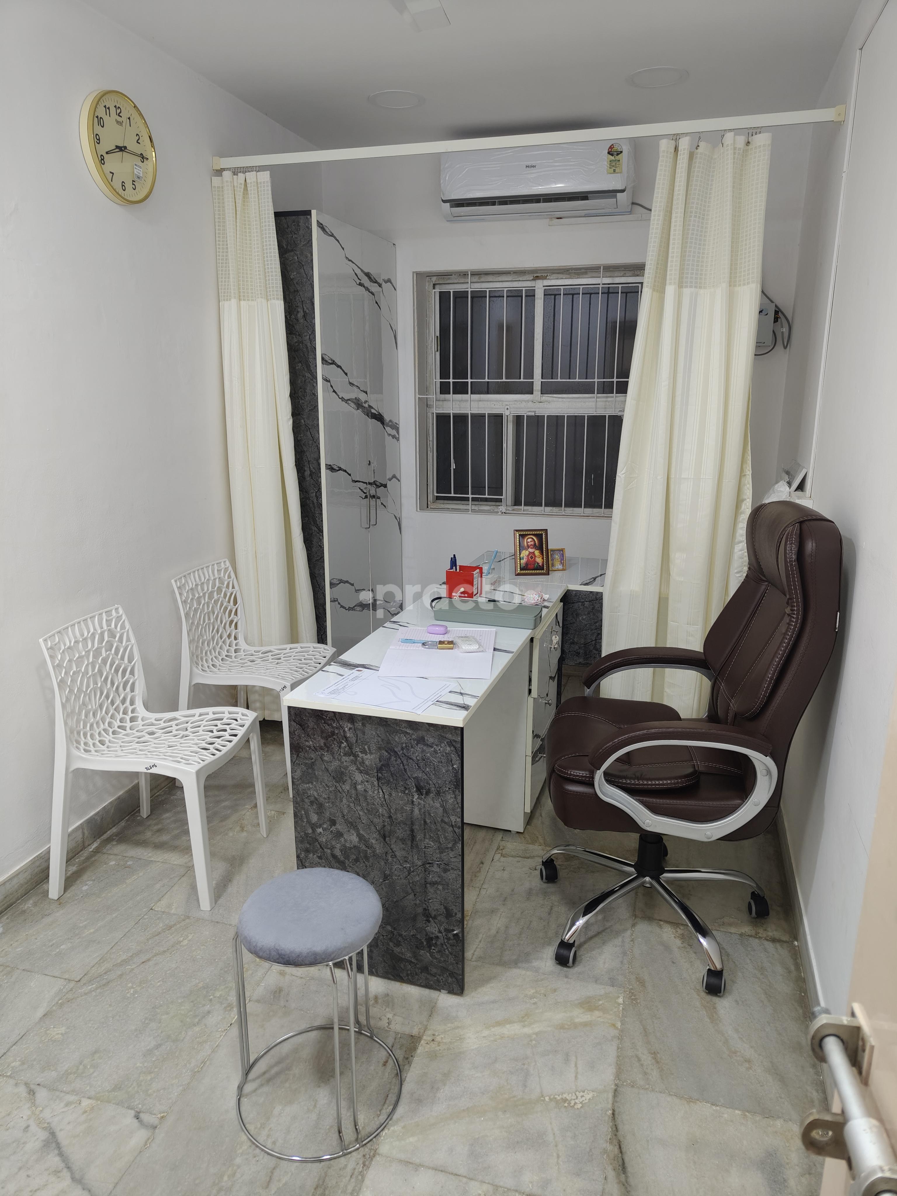Consultation Room at Dr. Antony's Cardio Diabetic Centre Periyar Nagar Chennai