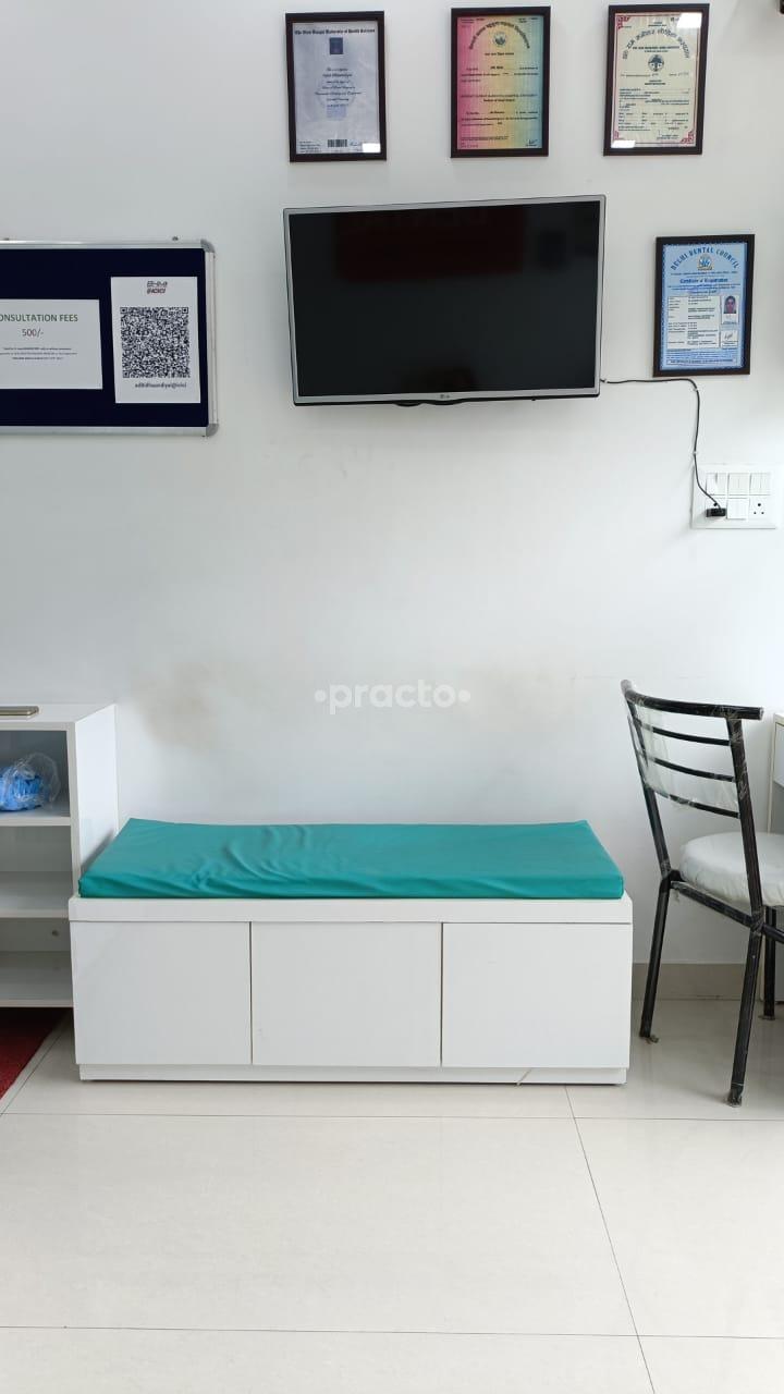 Waiting Area at Aditi Dental Clinic Sector 143 Noida