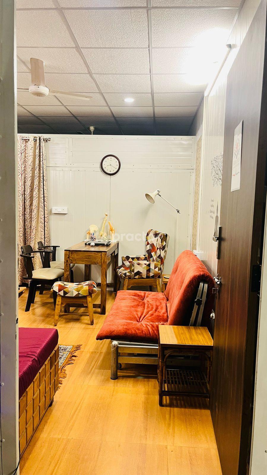 Consultation Room at Eshna Pain And Palliative Centre CR Park Delhi