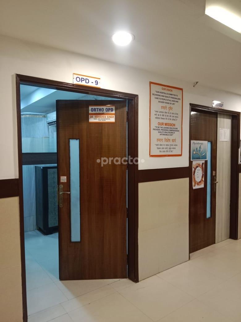 Dr. Abhishek Singh - Orthopedic Doctor Safdarjung Enclave Delhi