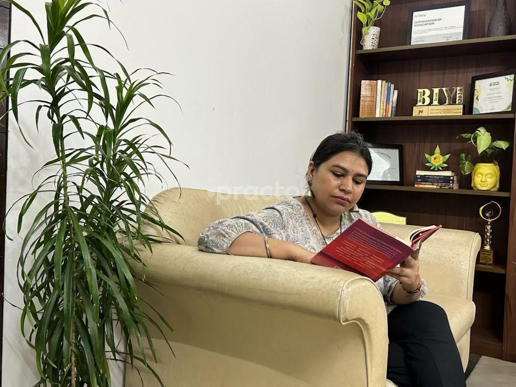 Waiting Area at Shri Shubhda Ayurveda Wellness Clinic DLF Phase II Gurgaon