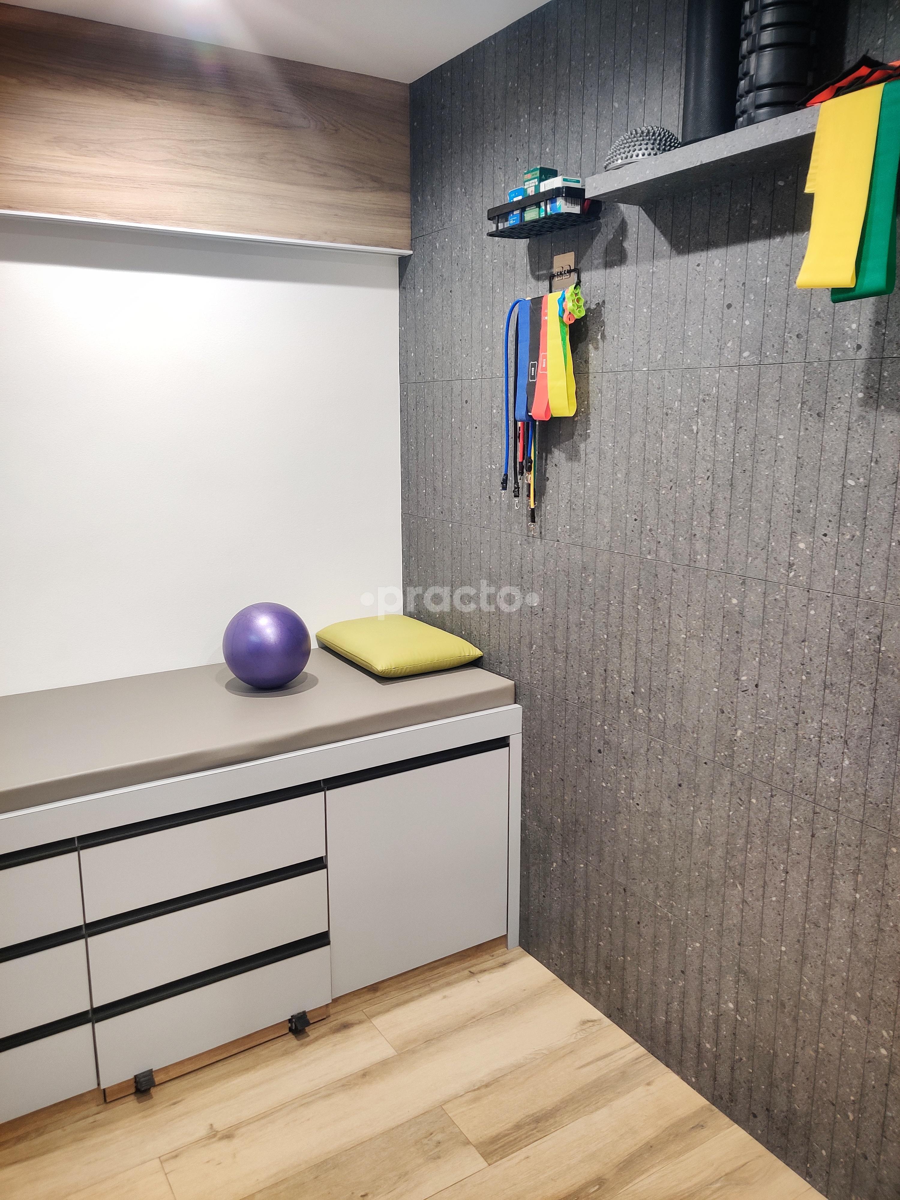 Physiotherapy Room at One Ortho Clinic Parel Mumbai