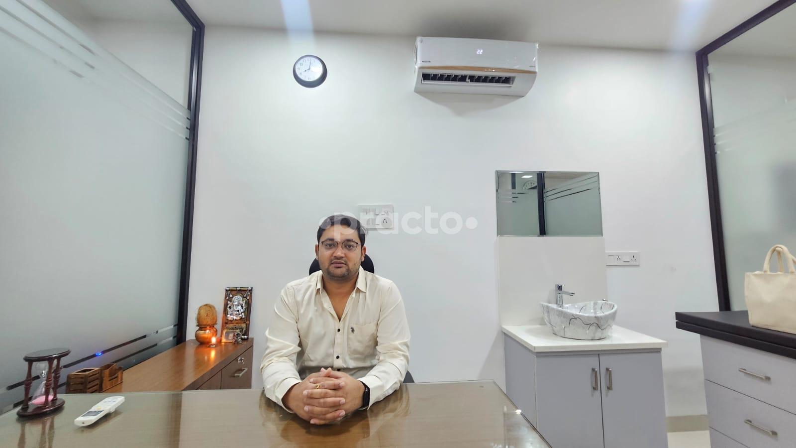 Consultation Room at Dr. Bansal Surgical Clinic Vijay Nagar Indore
