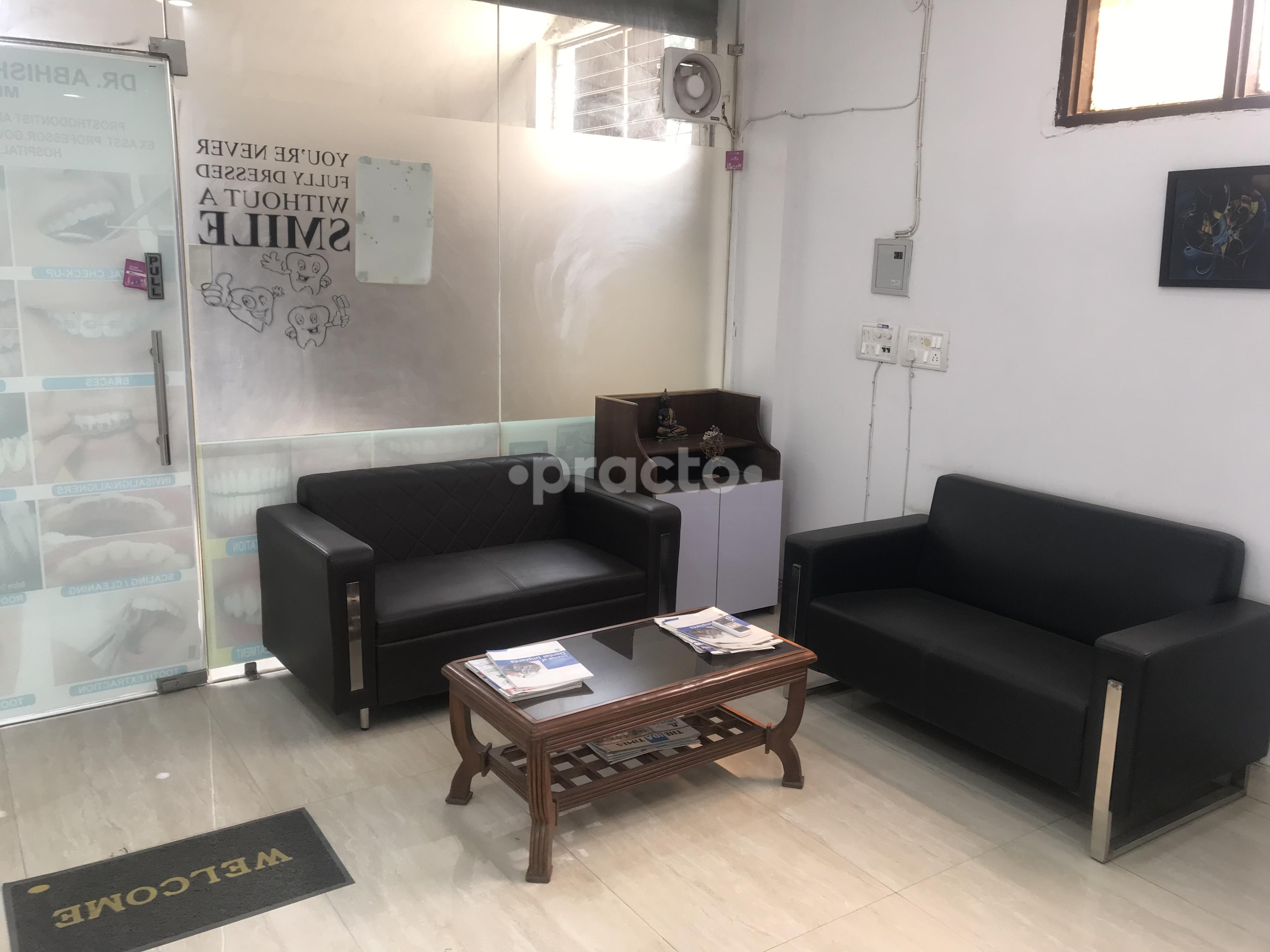 Equipment Area at Dant Spa Multi Speciality Dental Clinic And Implant Centre Neb Sarai Delhi