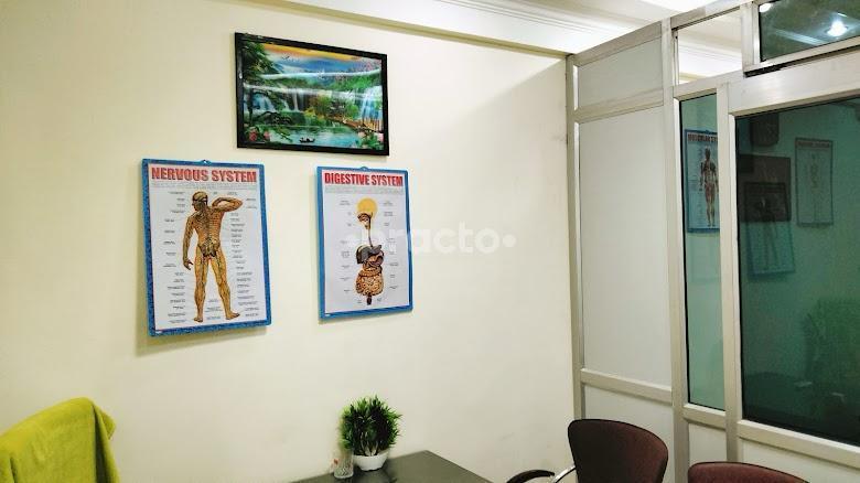 Consultation Room at Dr. Bharat Clinic Rajpur Road Dehradun