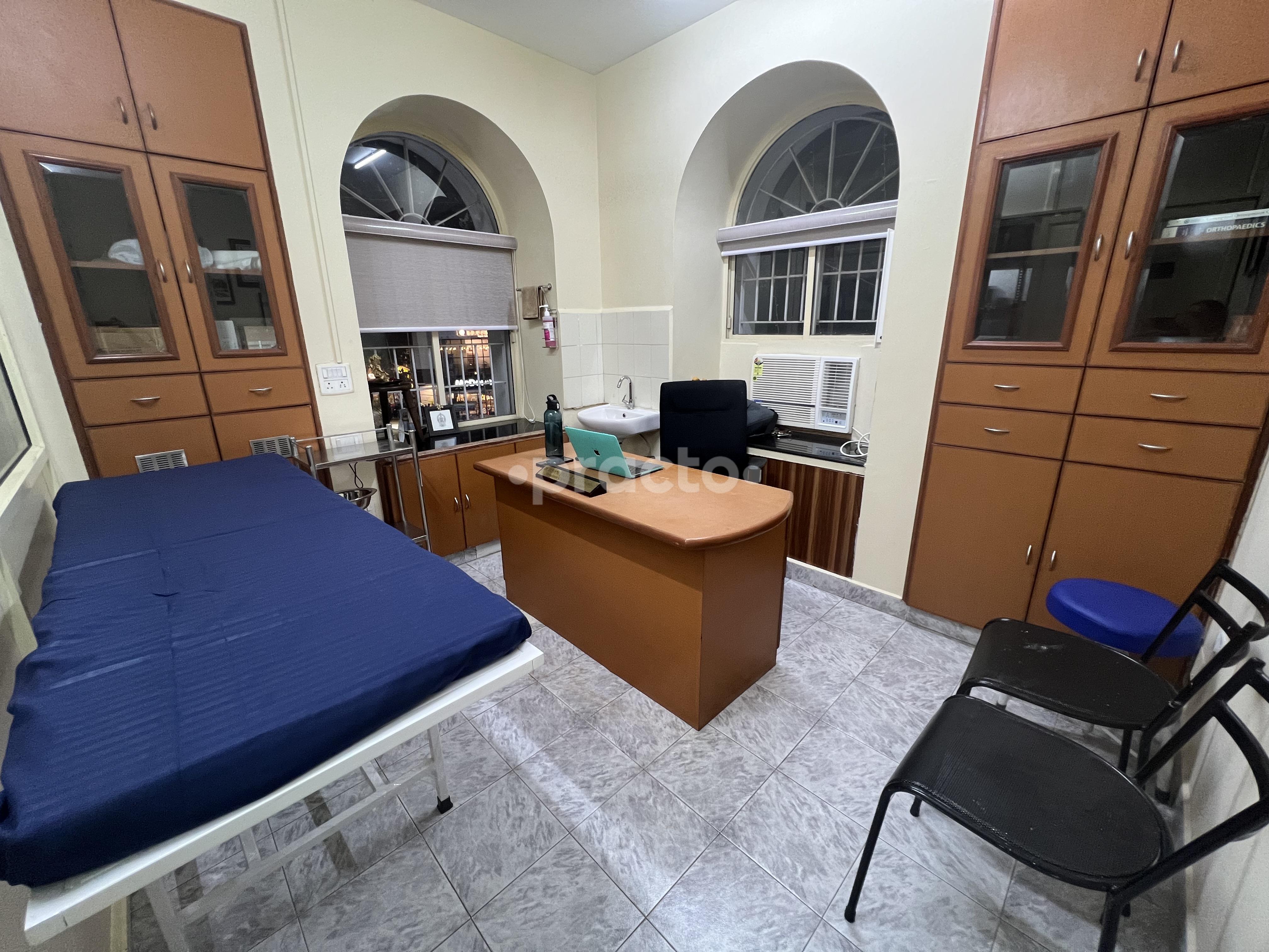 Consultation Room at Tridhaa Ortho Care, The Cliniq Alwarpet Chennai