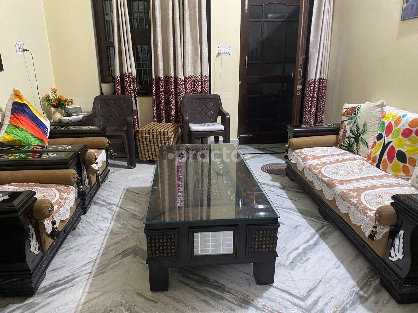 Consultation Room at Heal4life Clinic Gandhi Nagar Delhi