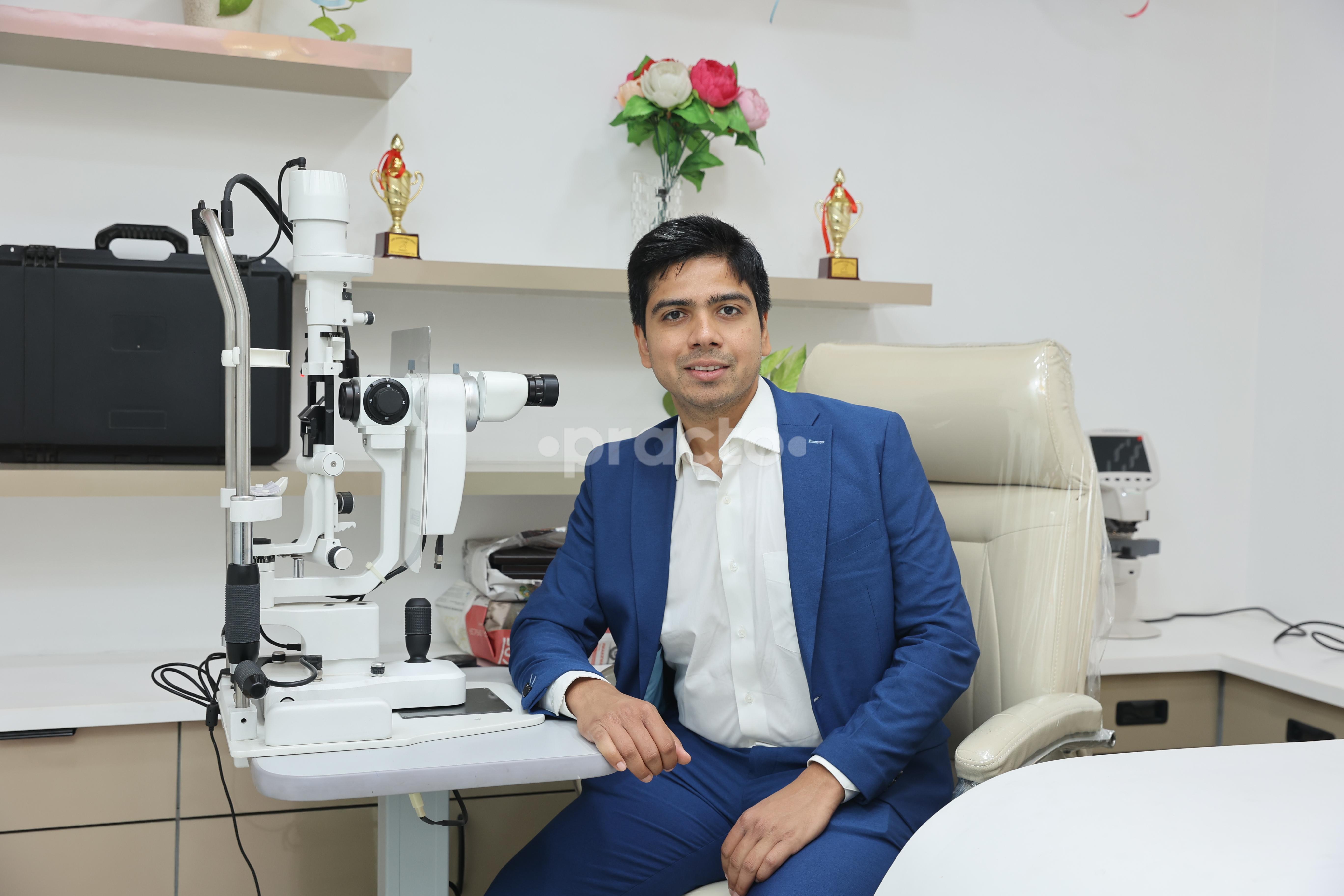 Consultation Room at DR Singh’s Eye Care Centre Rohini Sector 8 Delhi
