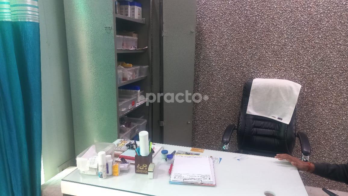 Consultation Room at Dr. Tarun Gupta Skin, Hair And Nail Spl Clinic Alpha I Greater Noida