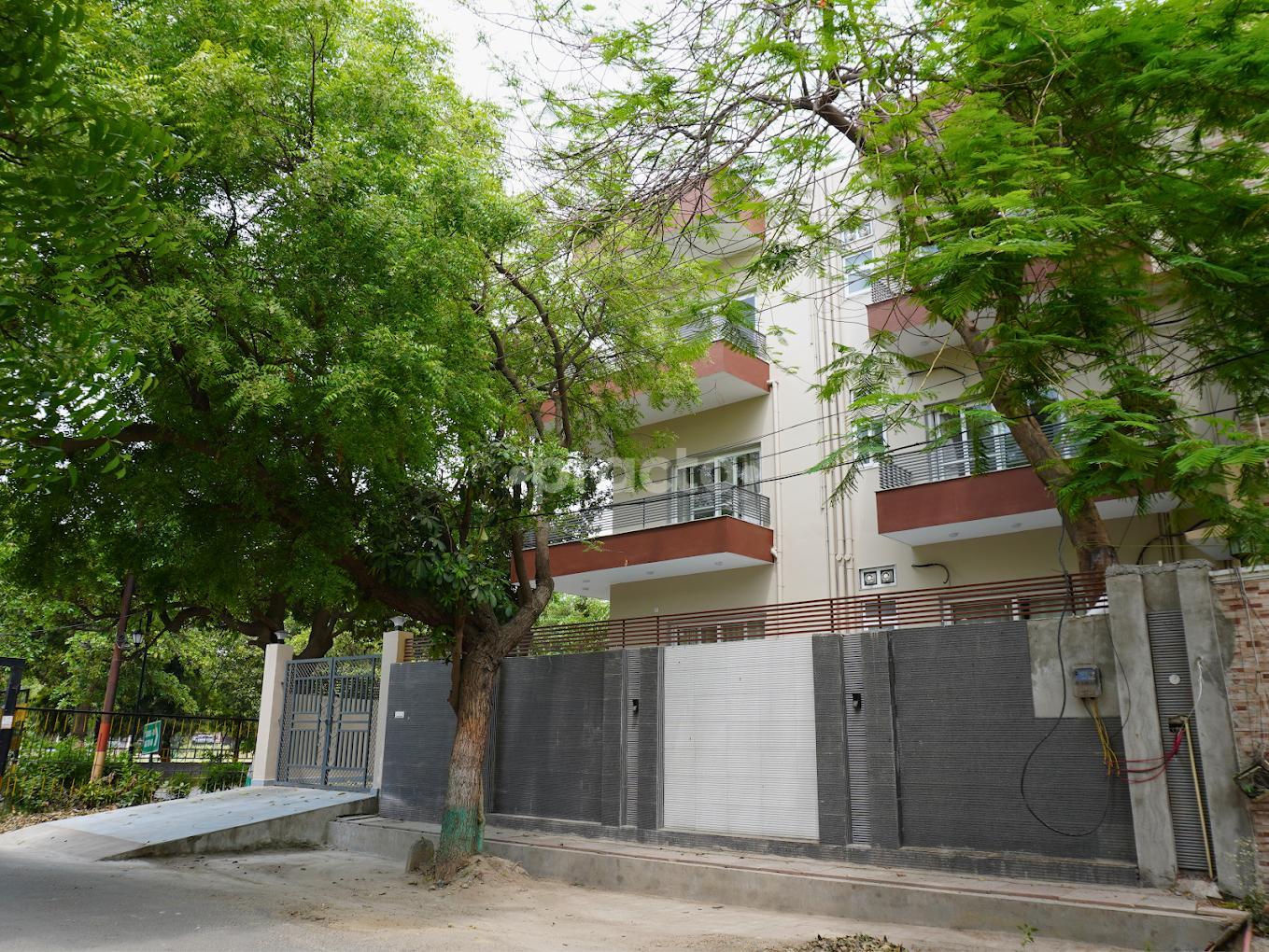 Outside Area at Aroha Rehabilitation Centre Sector 48 Noida