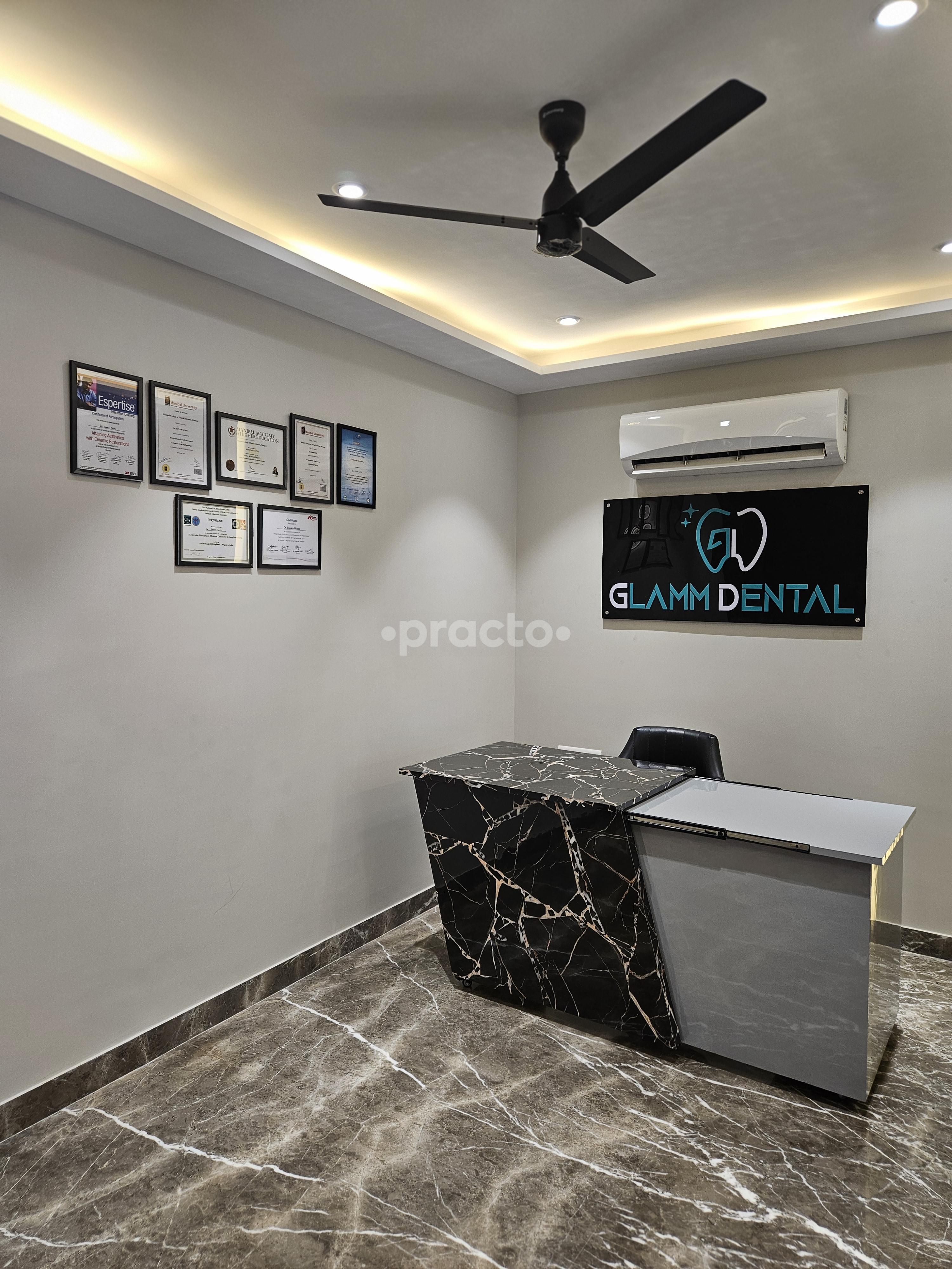 Reception Area at Glamm Dental Janakpuri Delhi