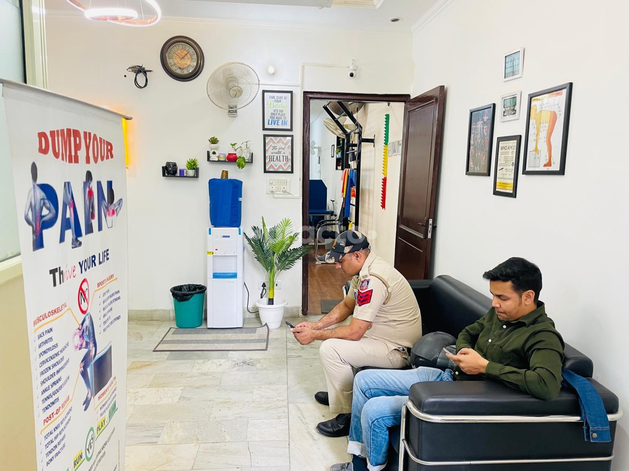 Waiting Area at Thrive Physiotherapy And Pain Clinic Lajpat Nagar 4 Delhi