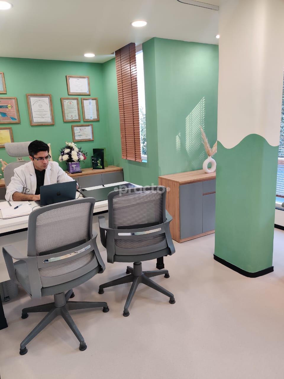 Consultation Room at OSSO: Next-Gen Orthopaedics DLF Phase IV Gurgaon