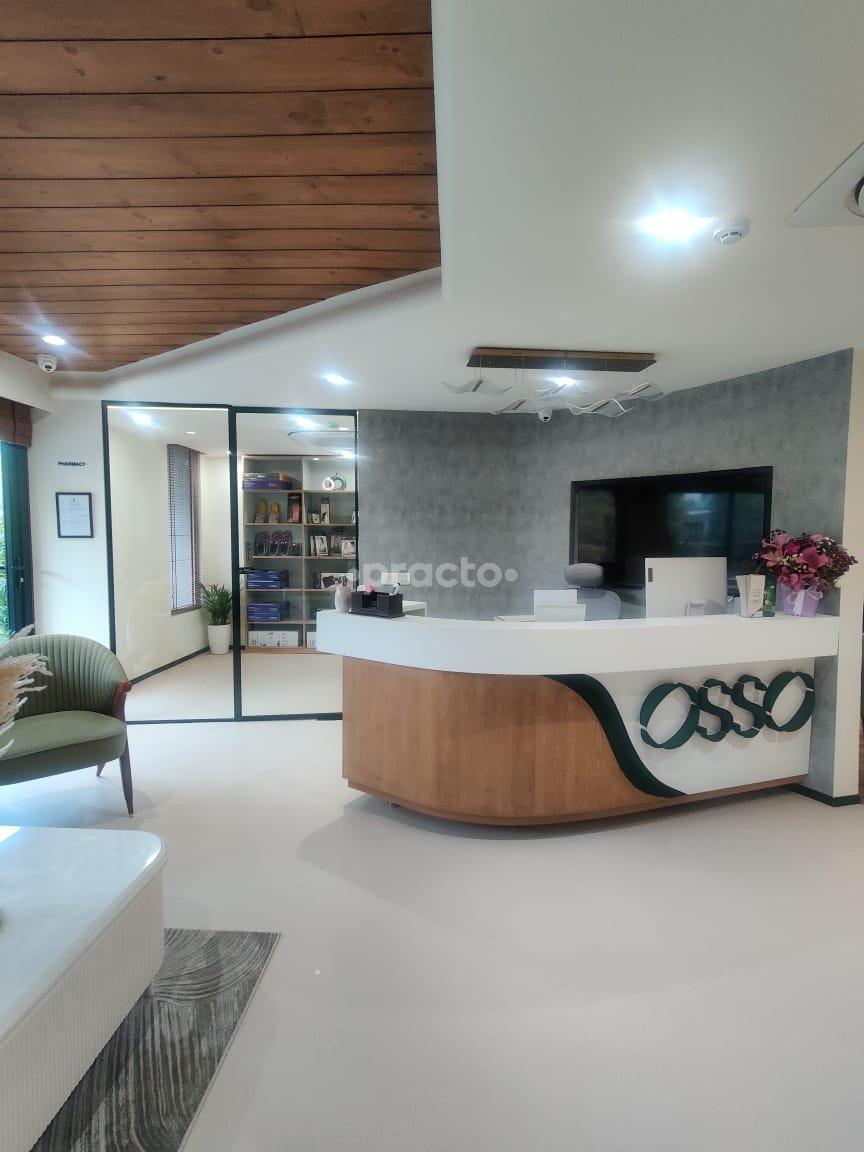 Reception Area at OSSO: Next-Gen Orthopaedics DLF Phase IV Gurgaon