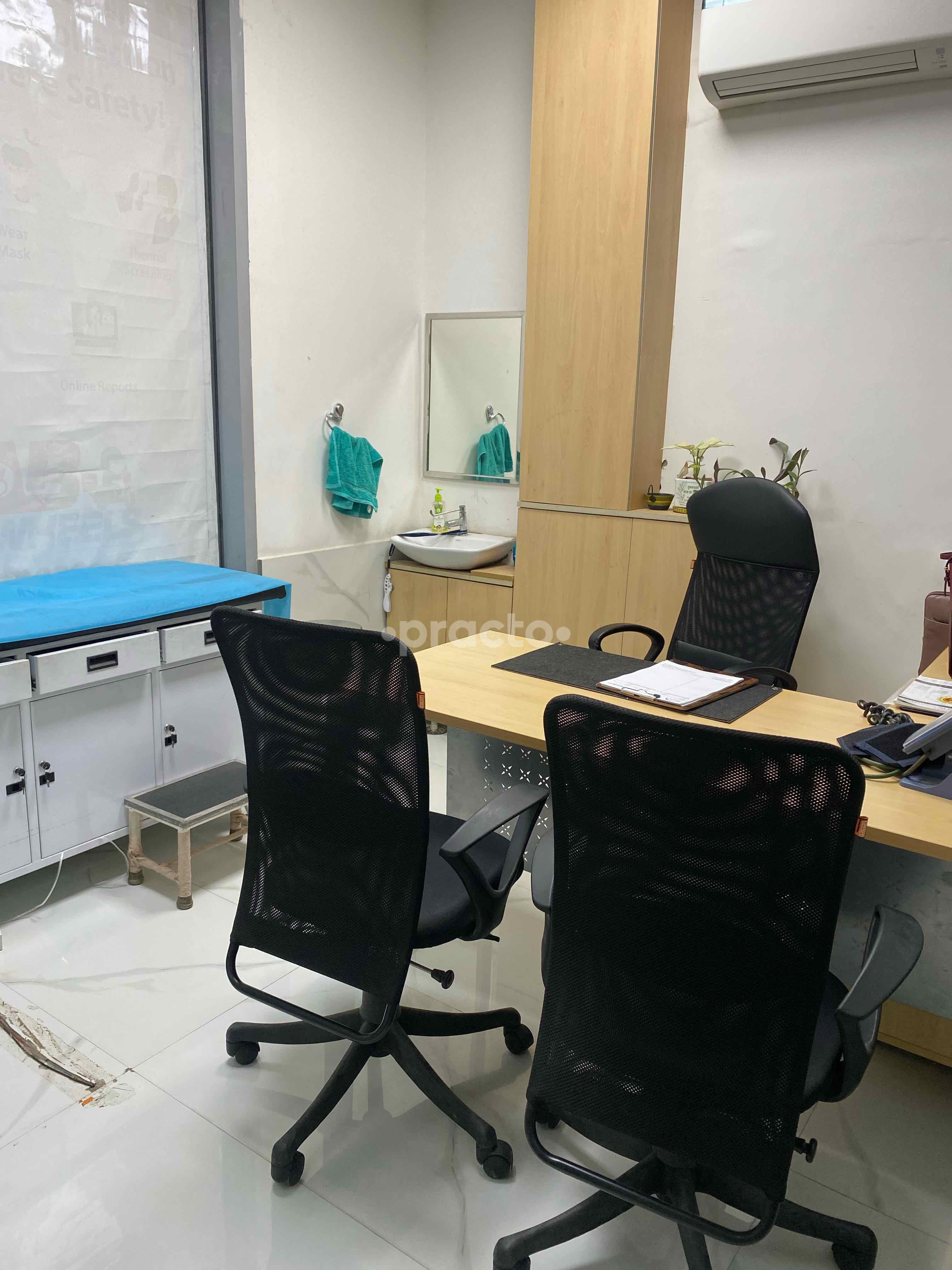Dr Nisha Bhardwaj Clinic Gurgaon Sector 82 Gurgaon