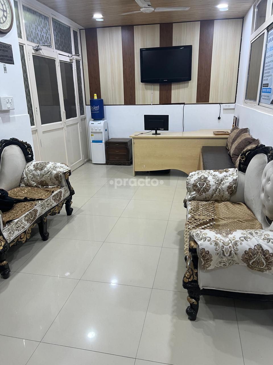 Reception Area at Dr. Feroz Khan Physiotherapist & Chiropractor Clinic Sector 93 Noida