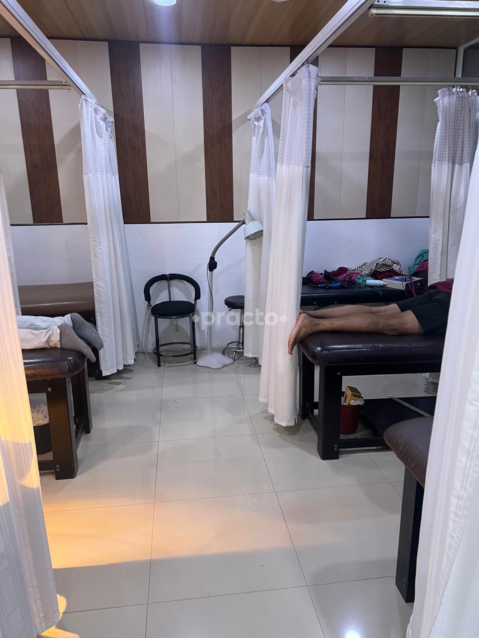 Therapy/Massage Room at Dr. Feroz Khan Physiotherapist & Chiropractor Clinic Sector 93 Noida