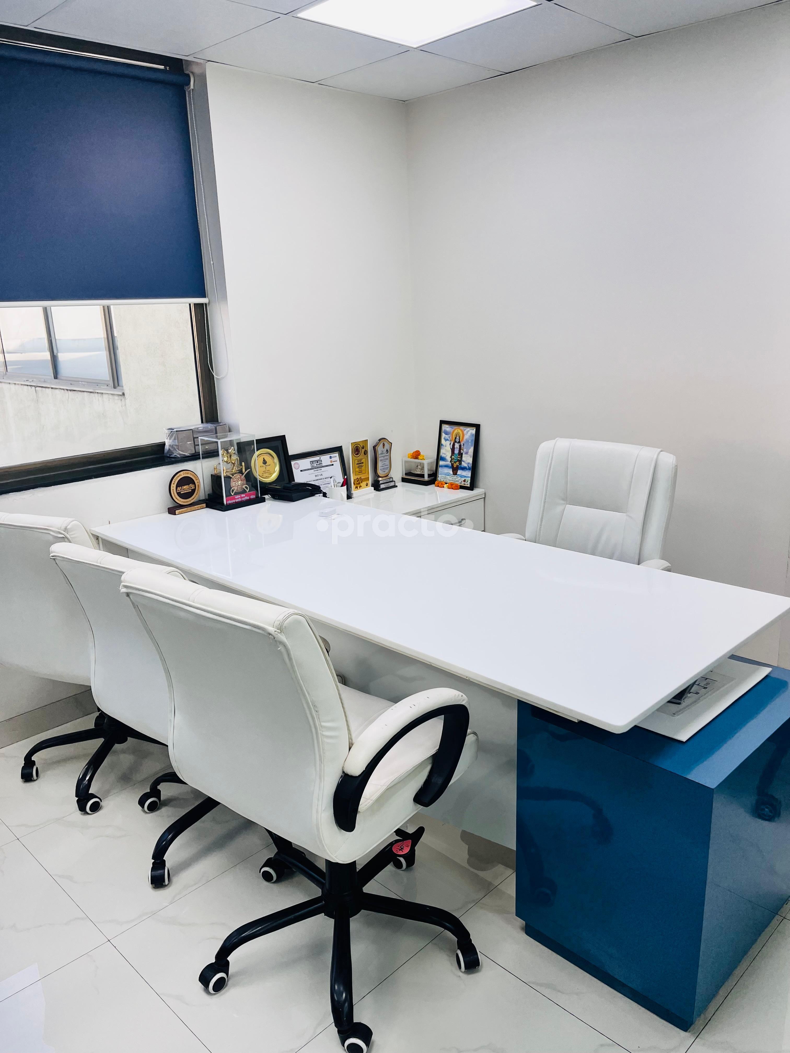 Consultation Room at Holistic Ayurved Amnora Park Town Pune