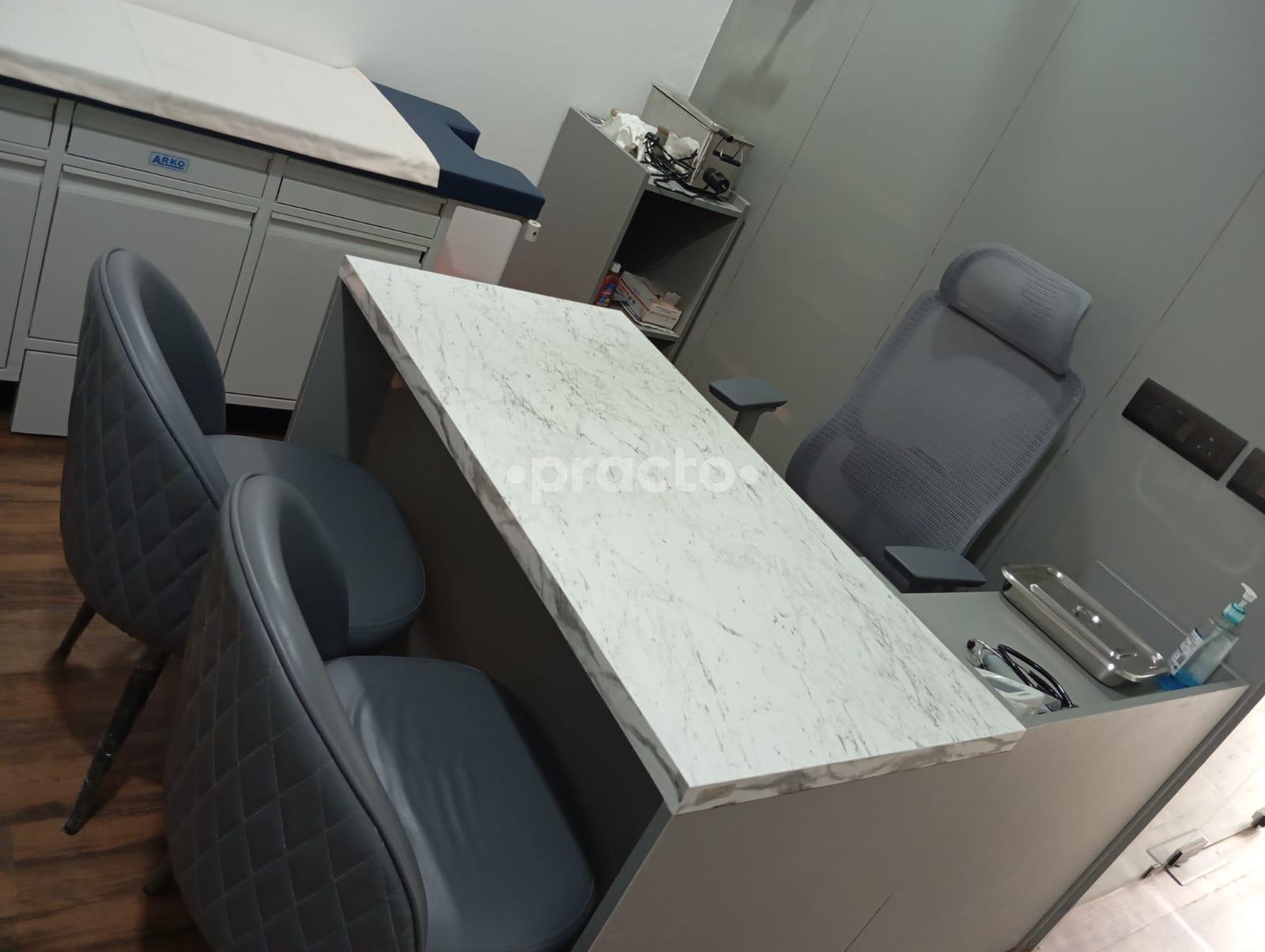 Consultation Room at SLG Clinic South City-II Gurgaon