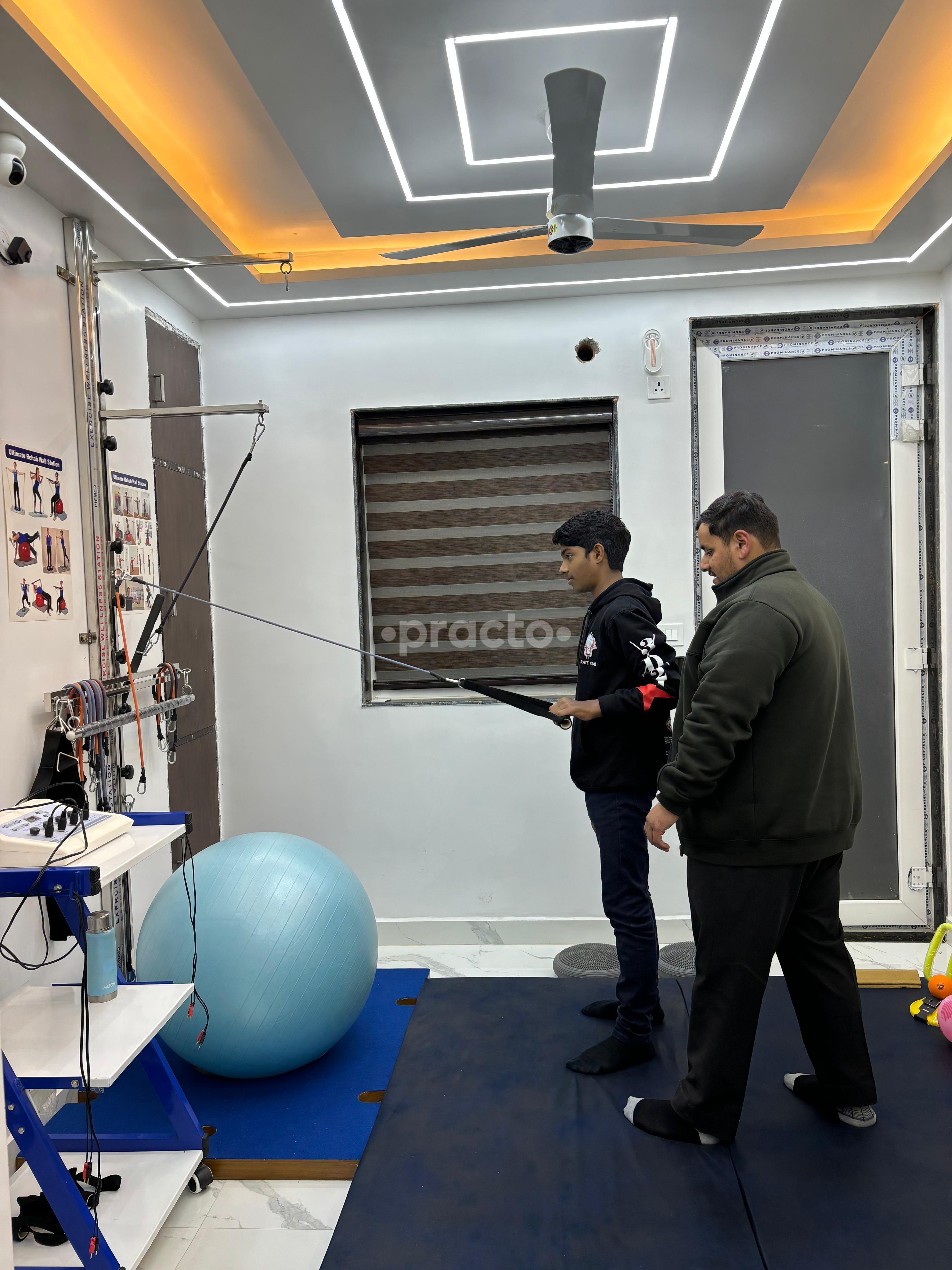 Consultation Room at iHeal Physiotherapy And Rehab Clinic Dwarka Delhi