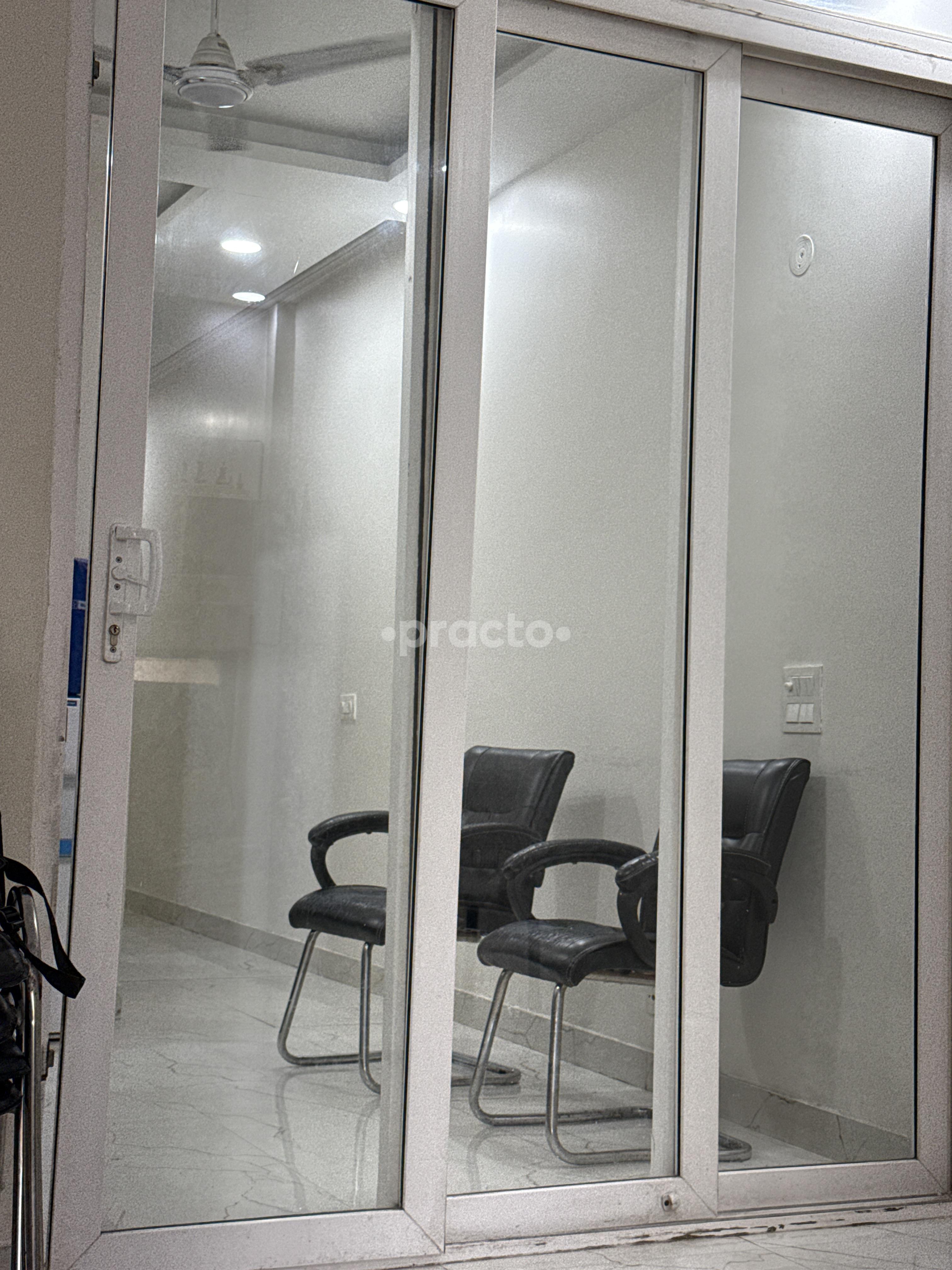 Waiting Area at Mind Ease Clinic Lajpat Nagar 4 Delhi