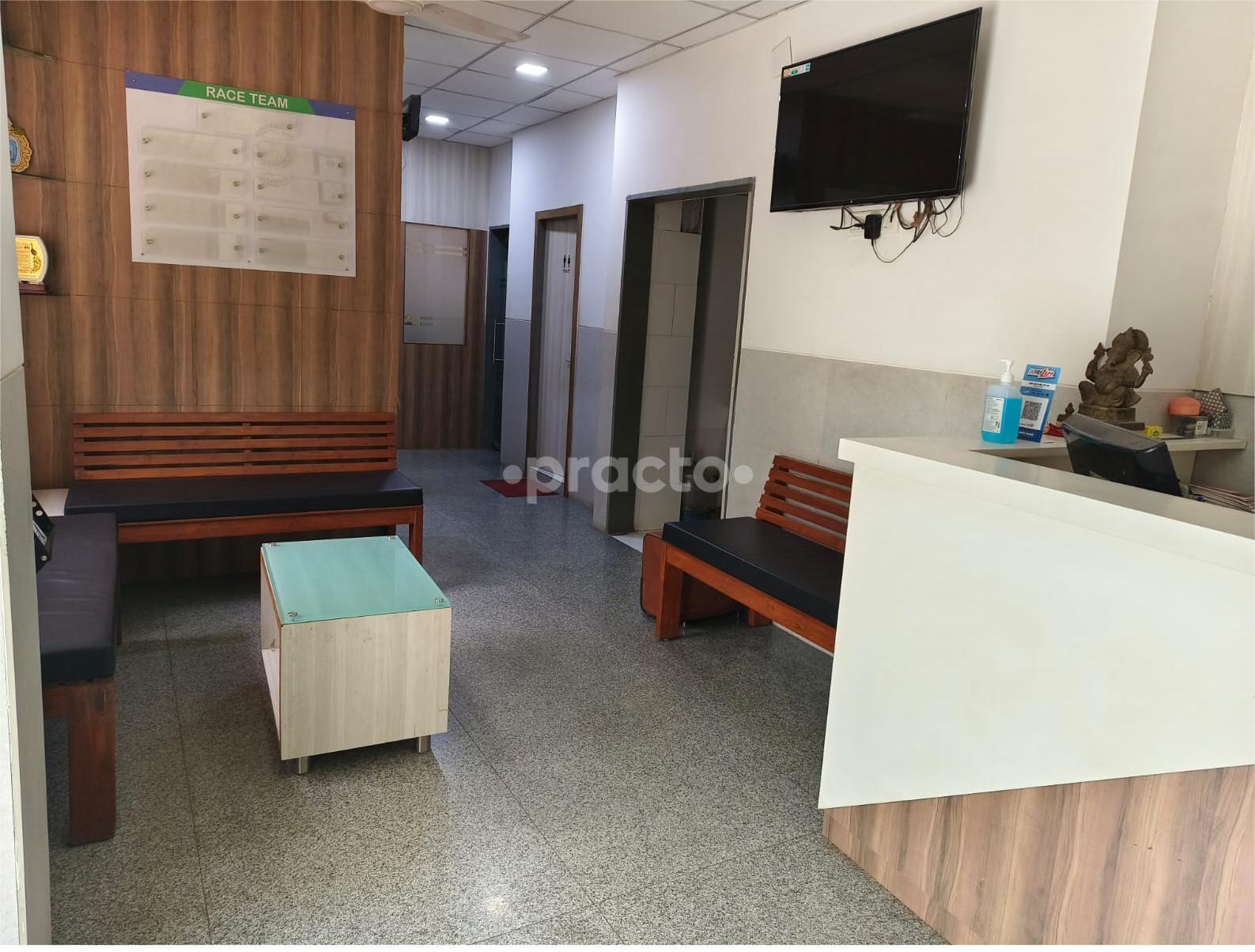 Waiting Area at Race Knee Clinic Ambawadi Ahmedabad