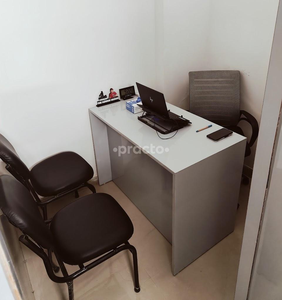 Consultation Room at Stretch & Spine Physiotherapy Clinic Greater Noida West Greater Noida