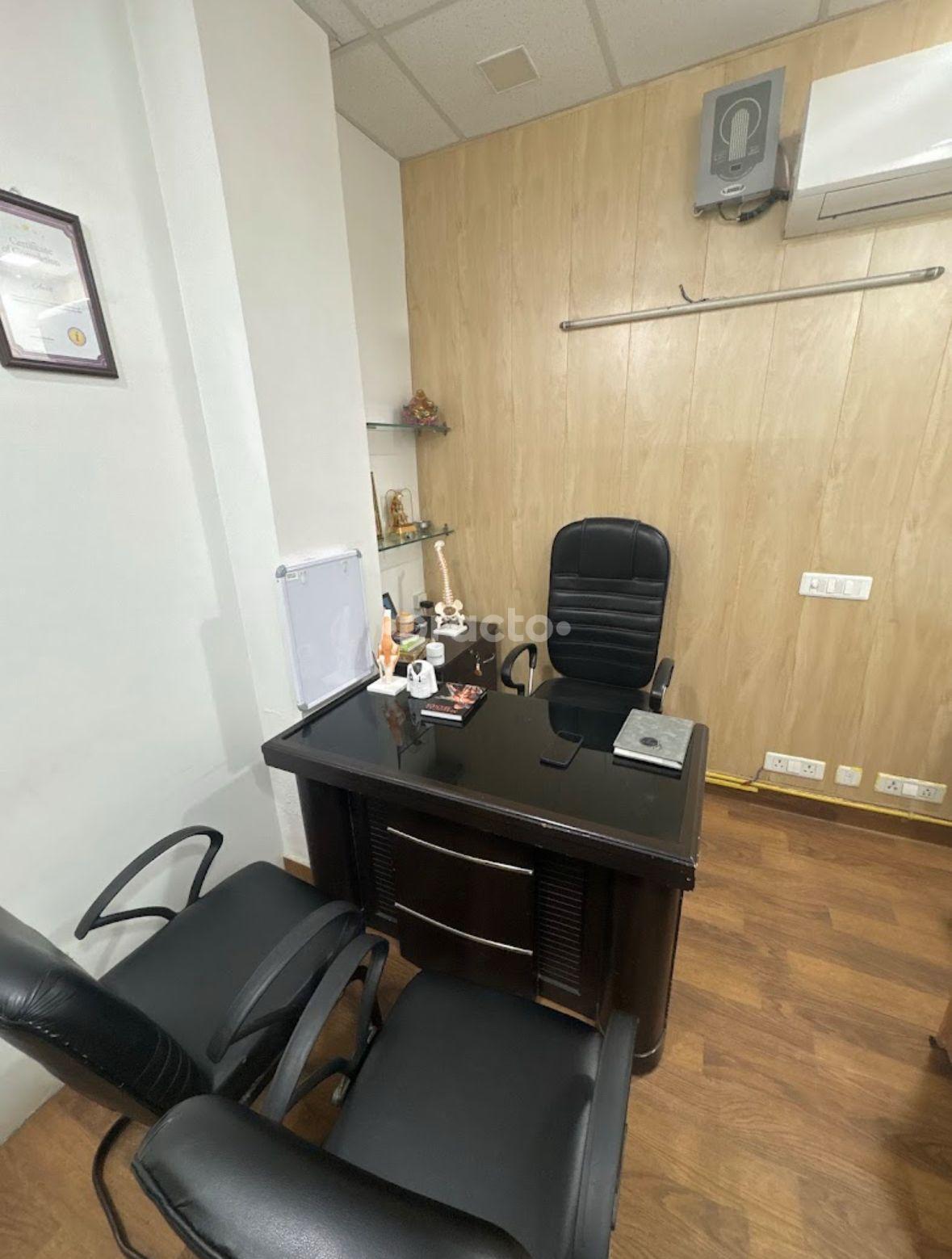 Consultation Room at J S PHYSIOCARE Gurgaon Sector 56 Gurgaon