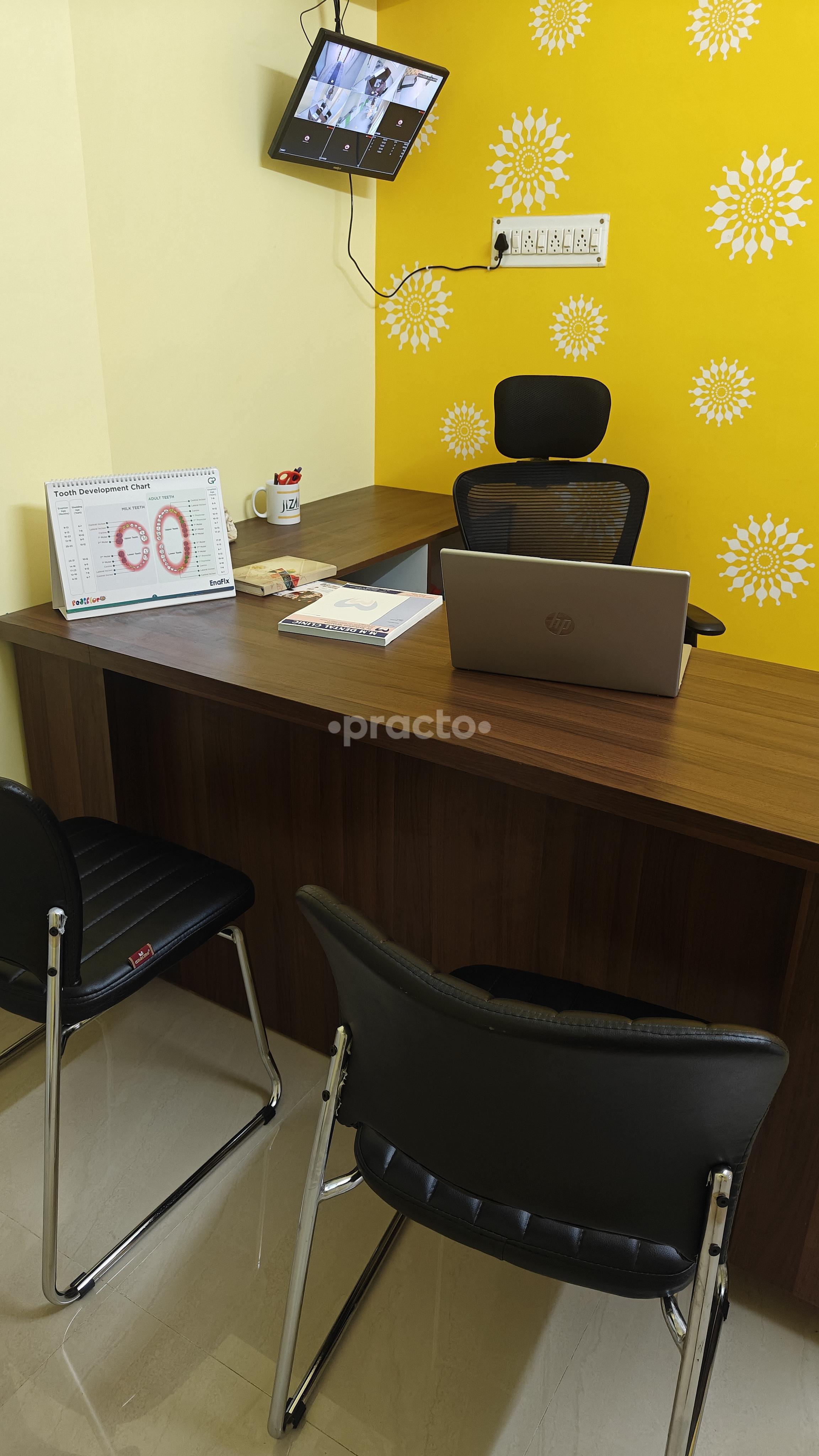 Consultation Room at M.M.Dental Clinic Raipur Road Kolkata