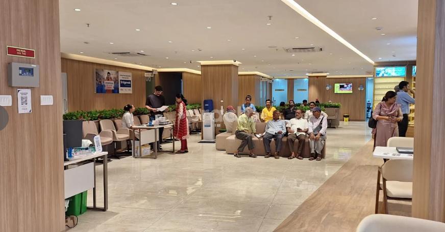 Waiting Area at Dr Agarwal Eyes Hospiral - Virar Virar West Thane