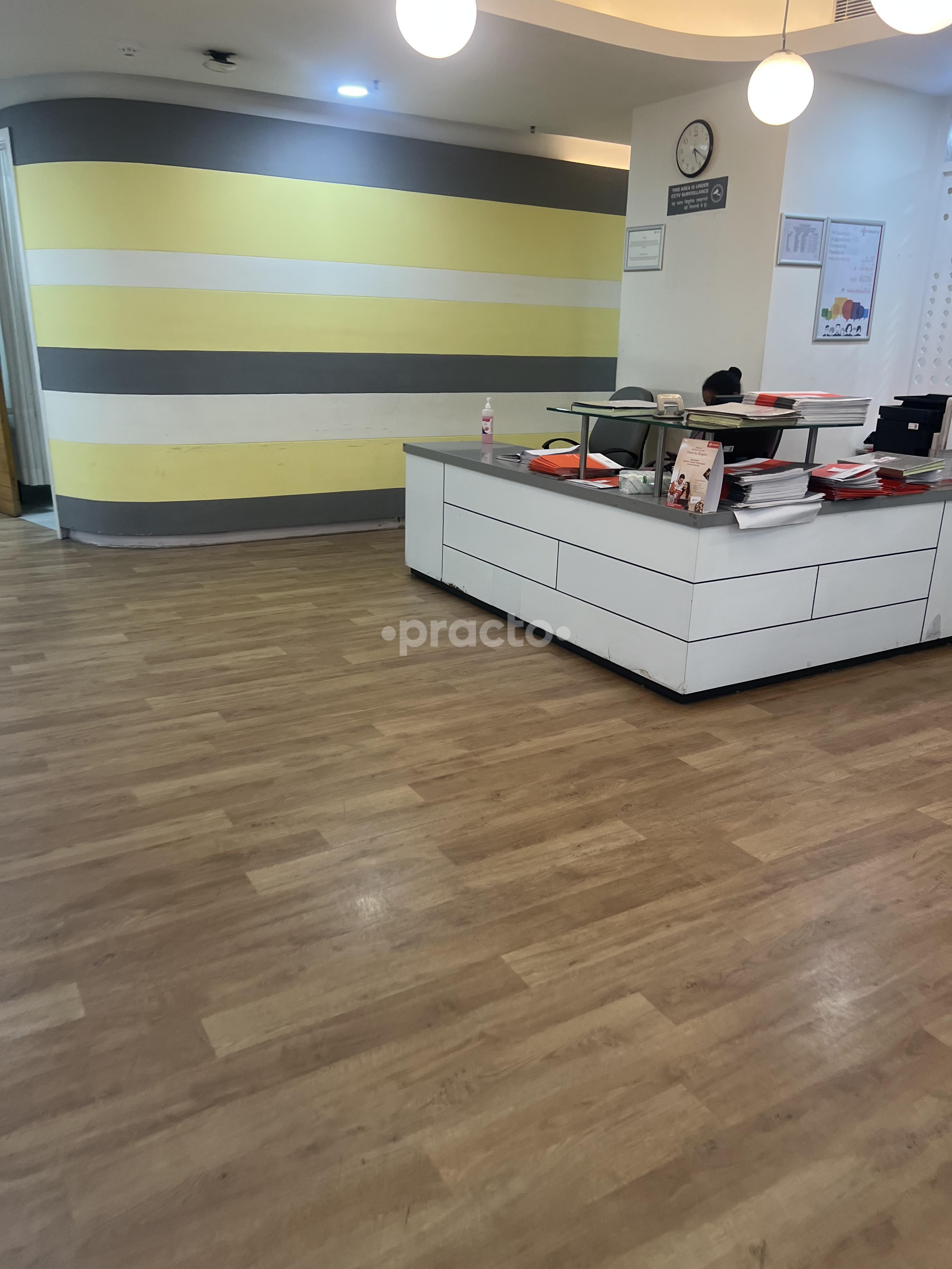 Reception Area at Medanta E Clinic DLF Phase I Gurgaon