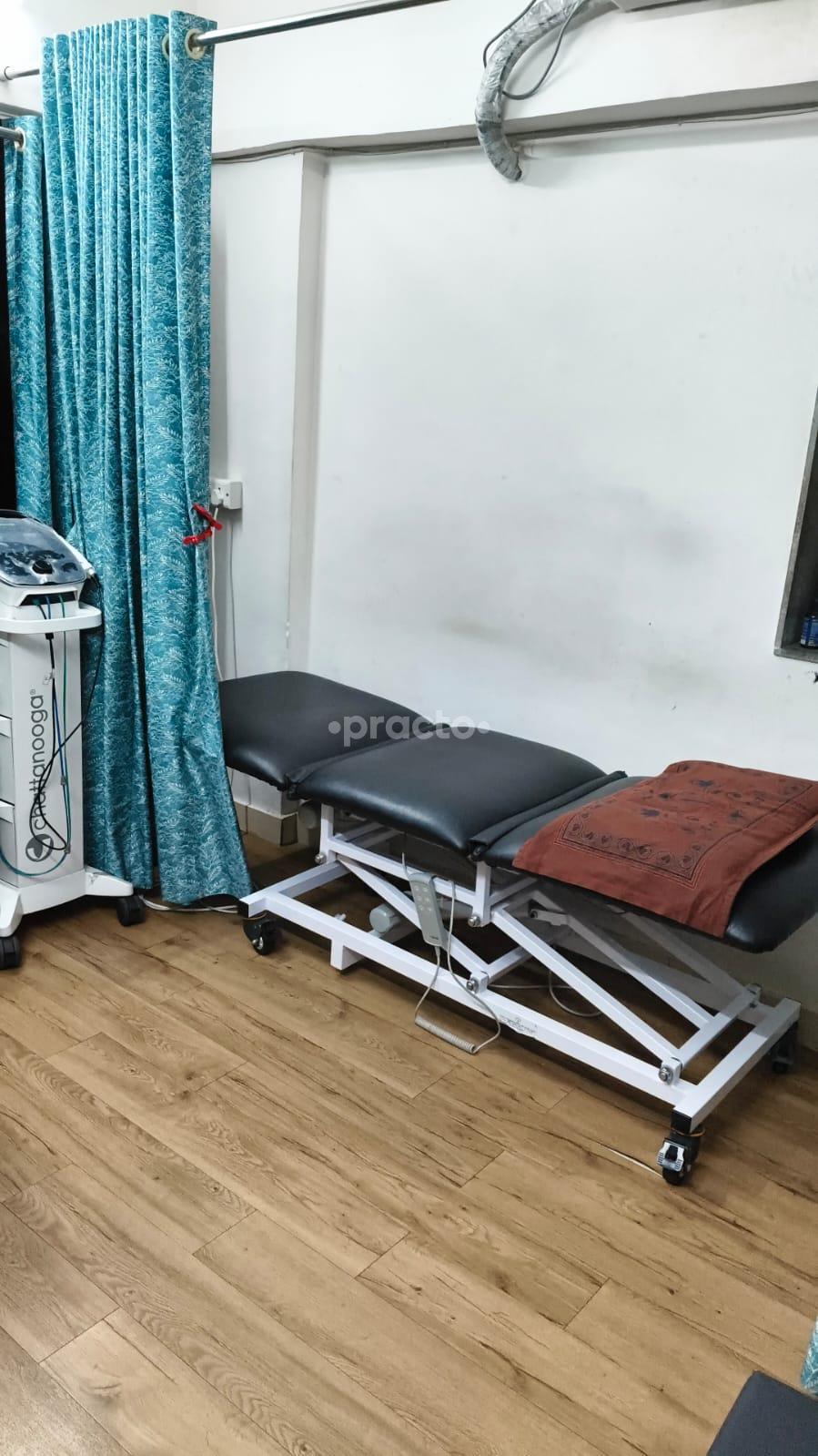 Examination Room at Swasth Health Clinic Dahisar West Mumbai