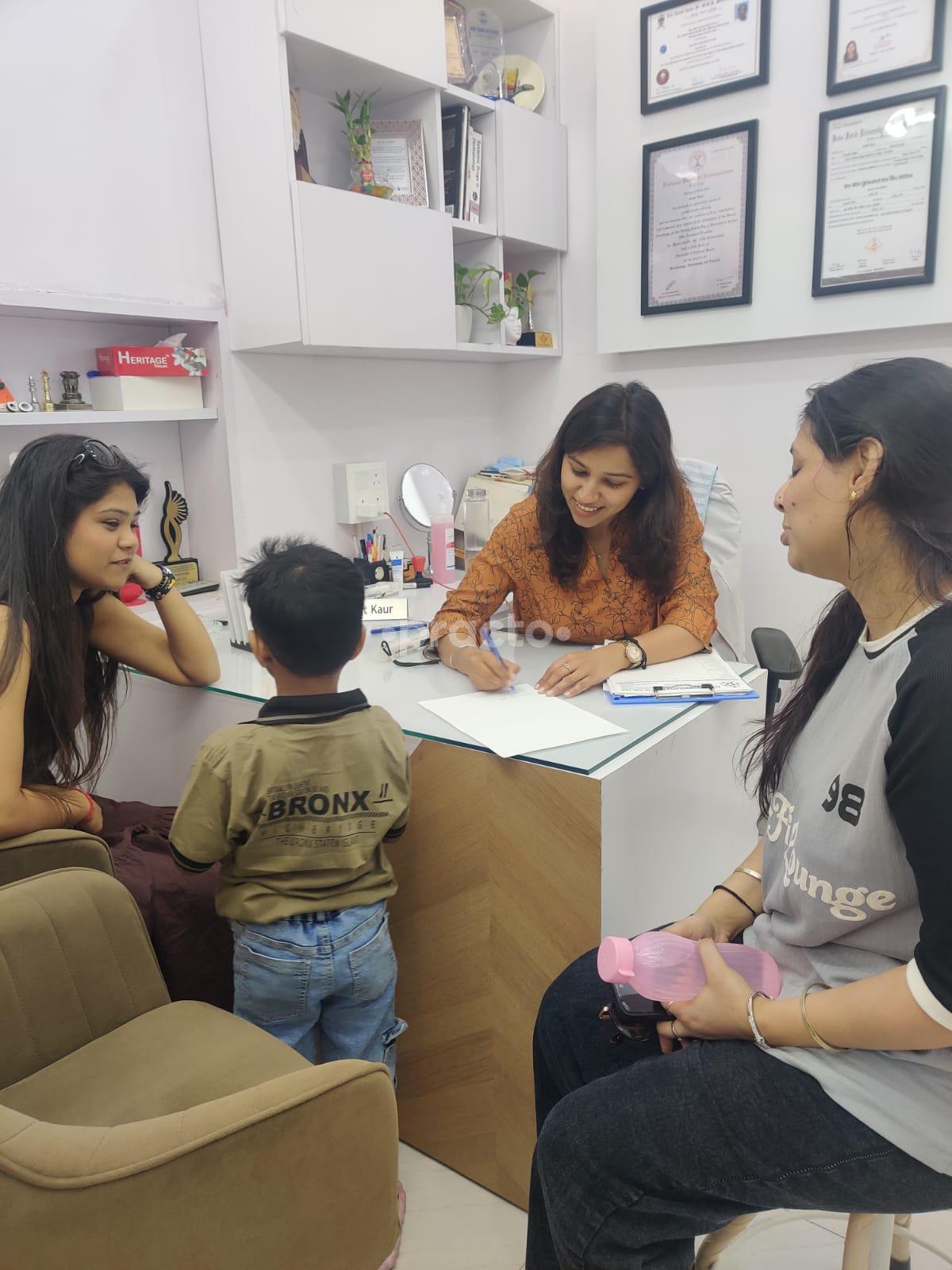 Consultation Room at Skinmolecules Clinic Lajpat Nagar 4 Delhi
