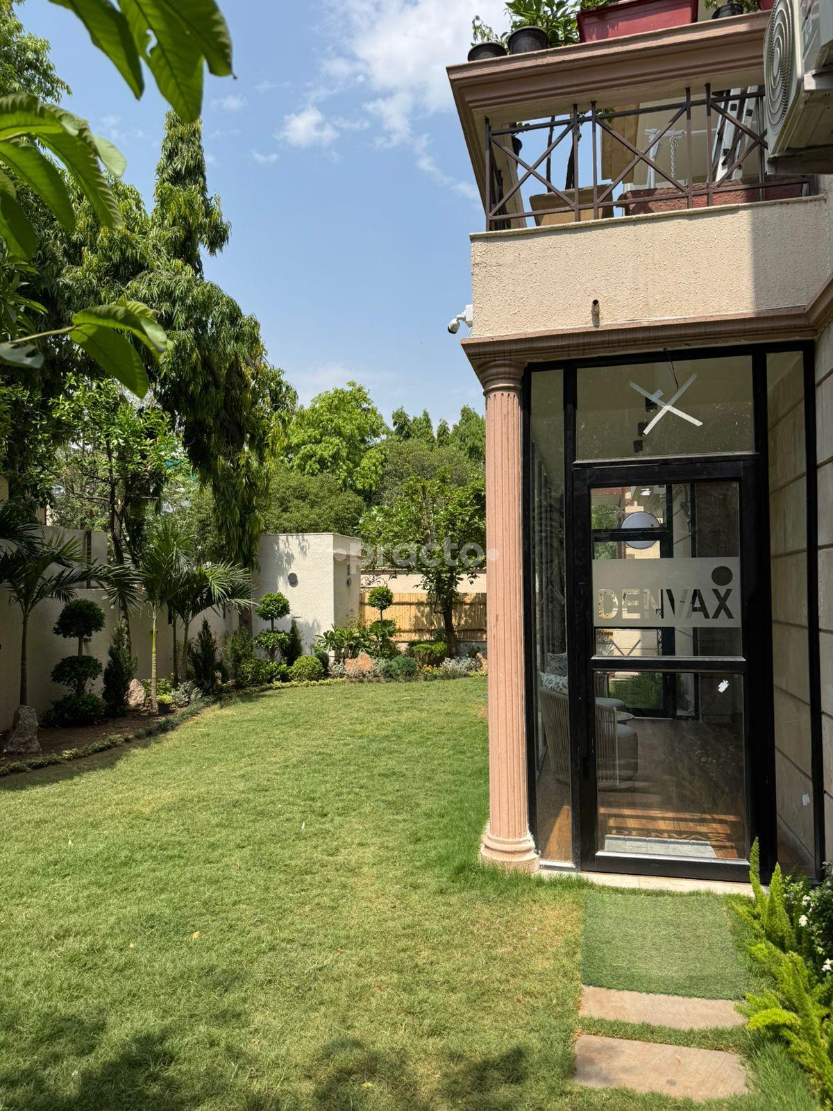 Outside Area at The Denvax Clinic Vasant Vihar Delhi