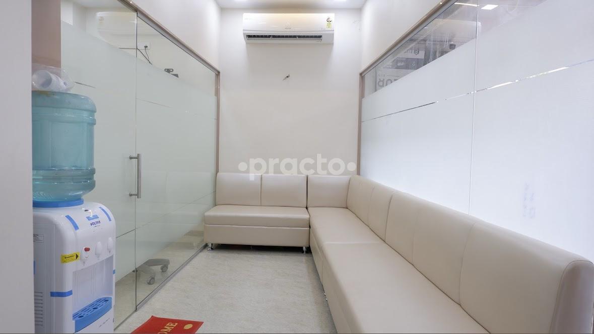 Waiting Area at Pinge’s Sai Samarth Dental Care Malad West Mumbai