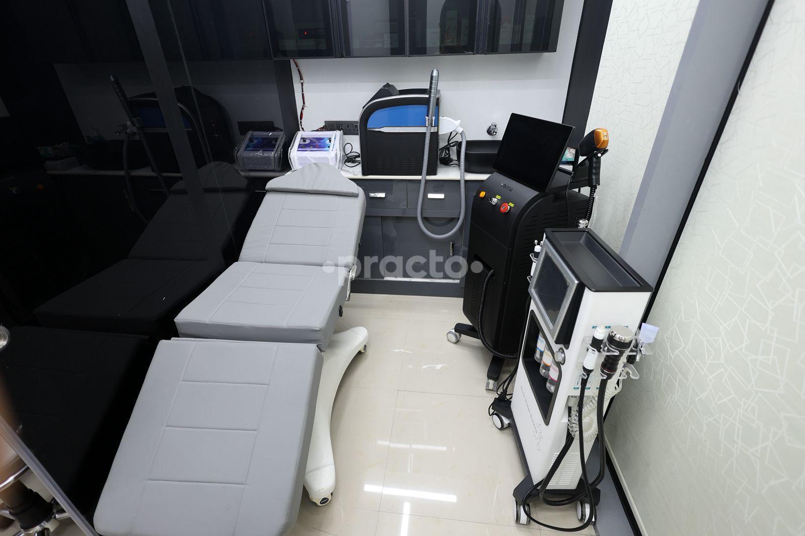 Consultation Room at HomoeoEsthetix By Dr. Sunaina Noida-Sector-133 Noida