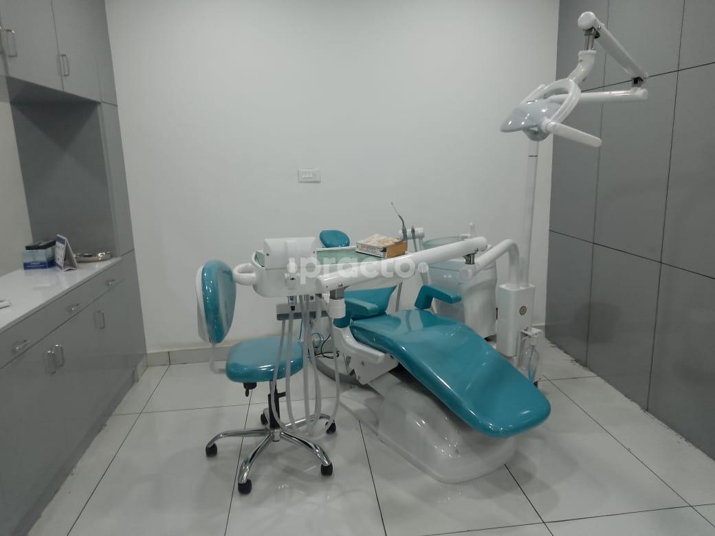 Consultation Room at Happy Teeth Dental Clinic Mulanthuruthy Ernakulam