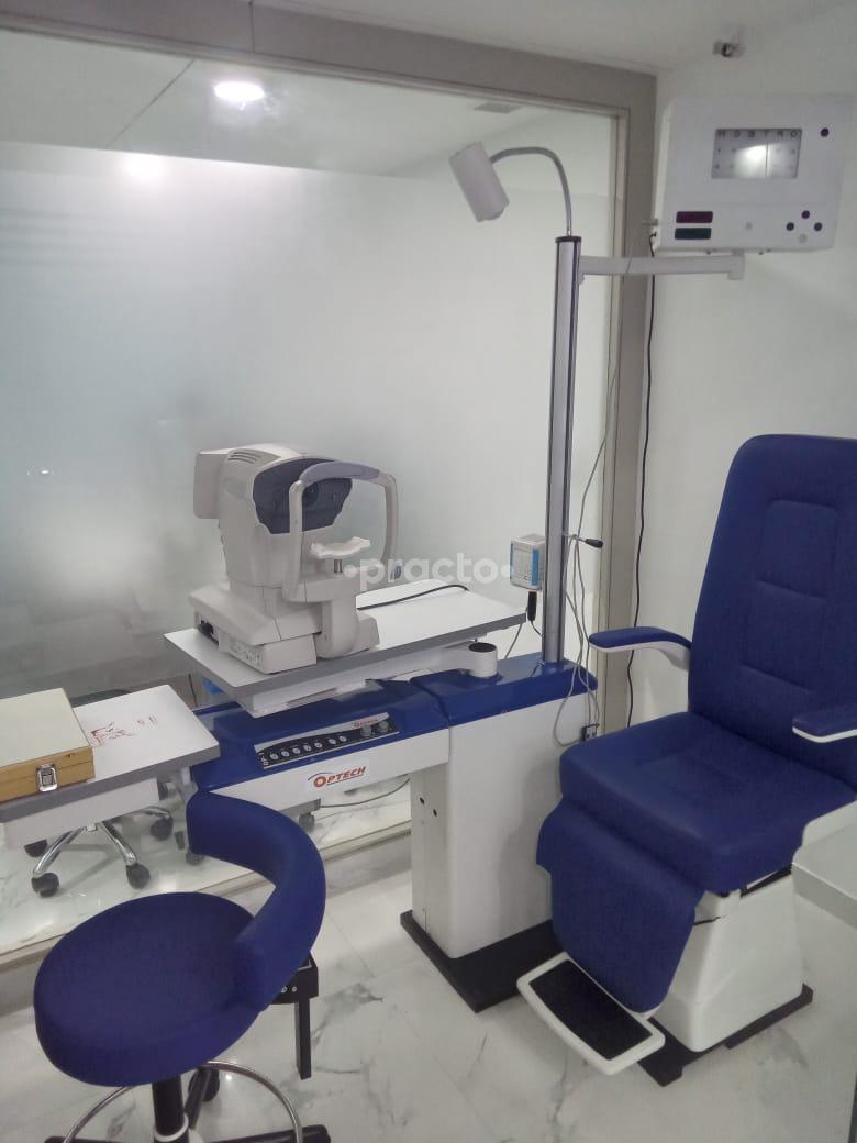 Examination Room at Dr Smritis Eye Clinic Gurgaon Sector 69 Gurgaon