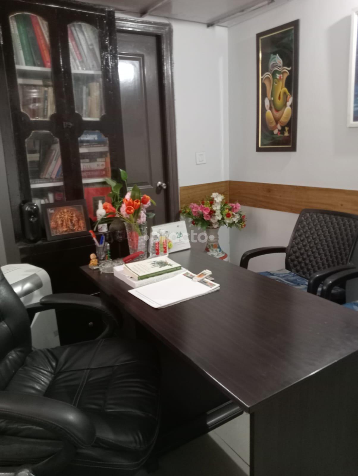 Consultation Room at Dt. Moumita's Nutrition Clinic Gurgaon Sector 49 Gurgaon