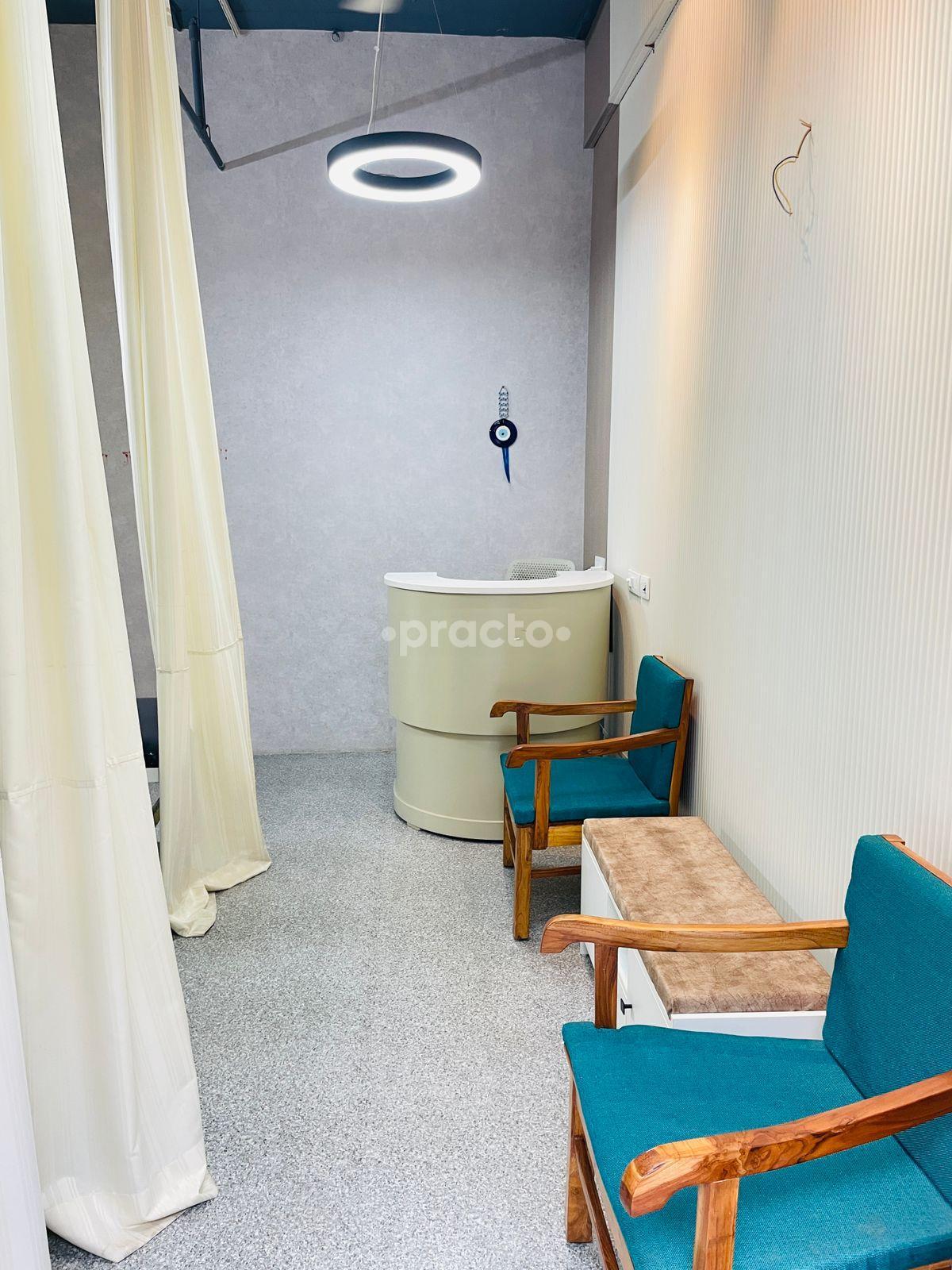 Waiting Area at Goldmedal Physiotherapy Clinic Gurgaon Sector 49 Gurgaon