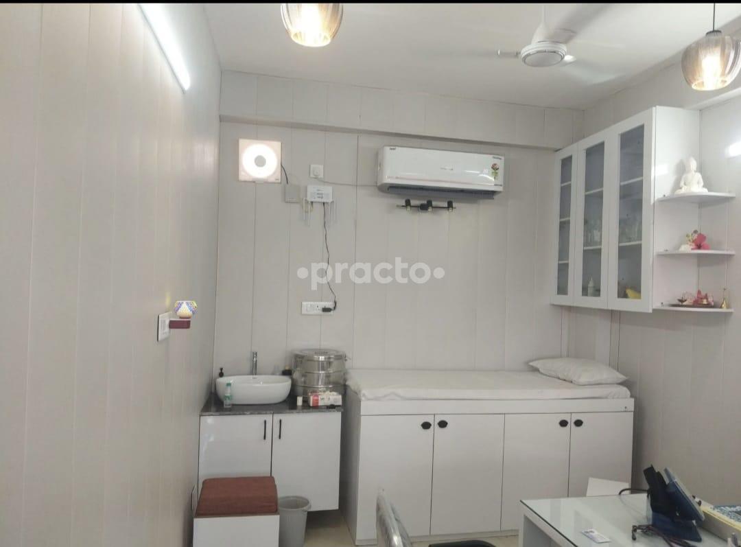 Consultation Room at Ishyame Health Clinic Bisrakh Greater Noida