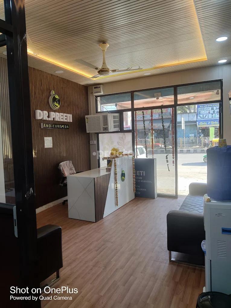 Waiting Area at Dr. Preeti Paliwal Ano-cureveda clinic New Colony Gurgaon
