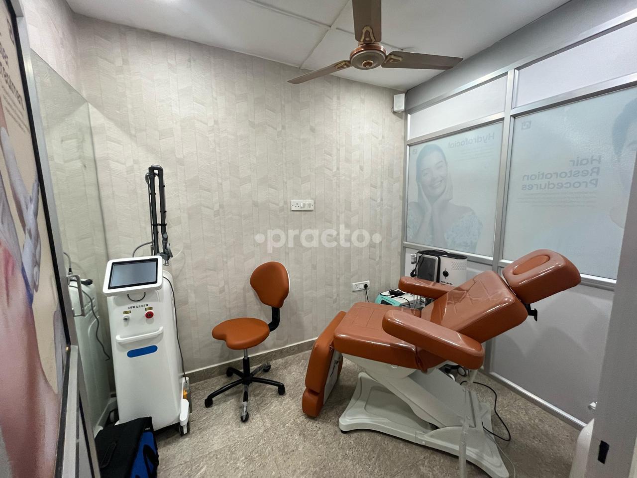 Reception Area at Rj Aesthetics Plastic Surgery & Hair Clinic Adyar Chennai
